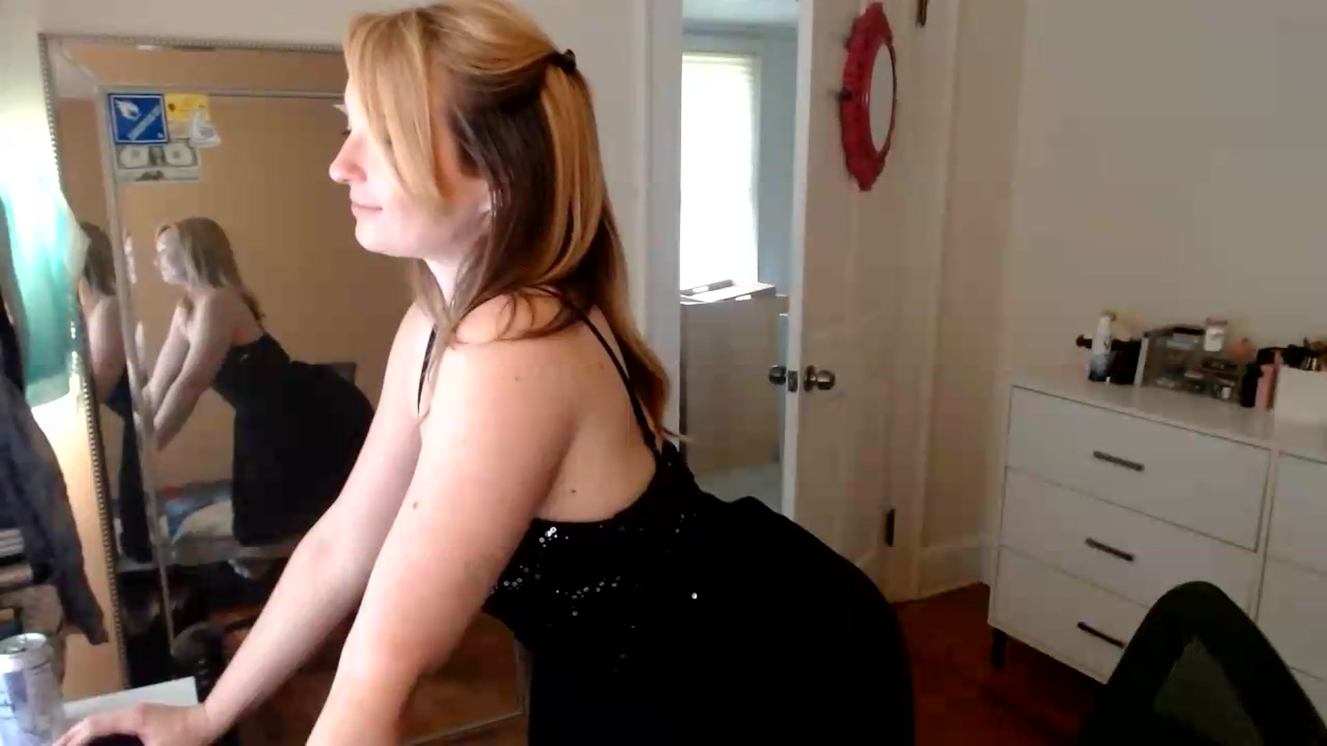 Gallery image thumbnail from TheFuckFairy's myfreecams stream on, 06/09/2026, 17:02 image 12 of 20