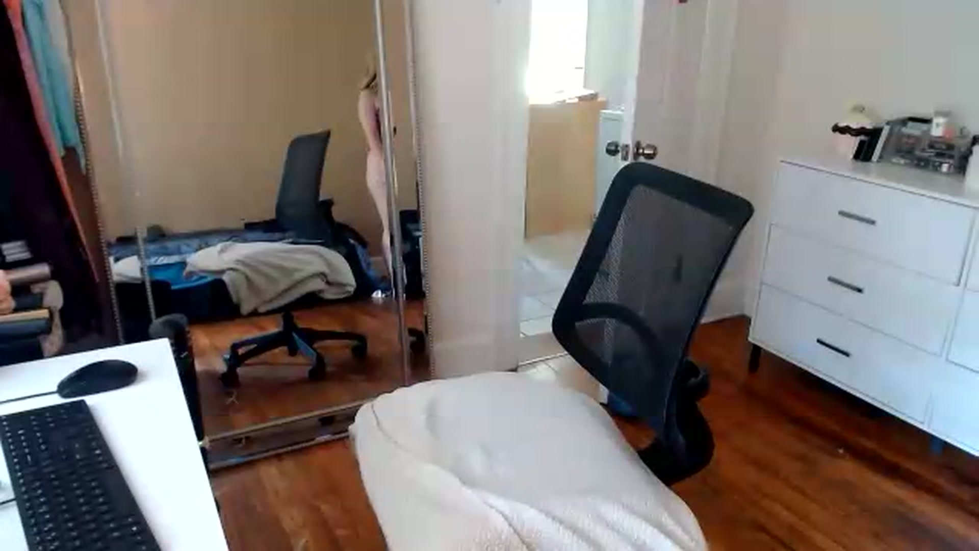 Gallery image thumbnail from TheFuckFairy's myfreecams stream on, 06/12/2026, 18:34 image 11 of 20
