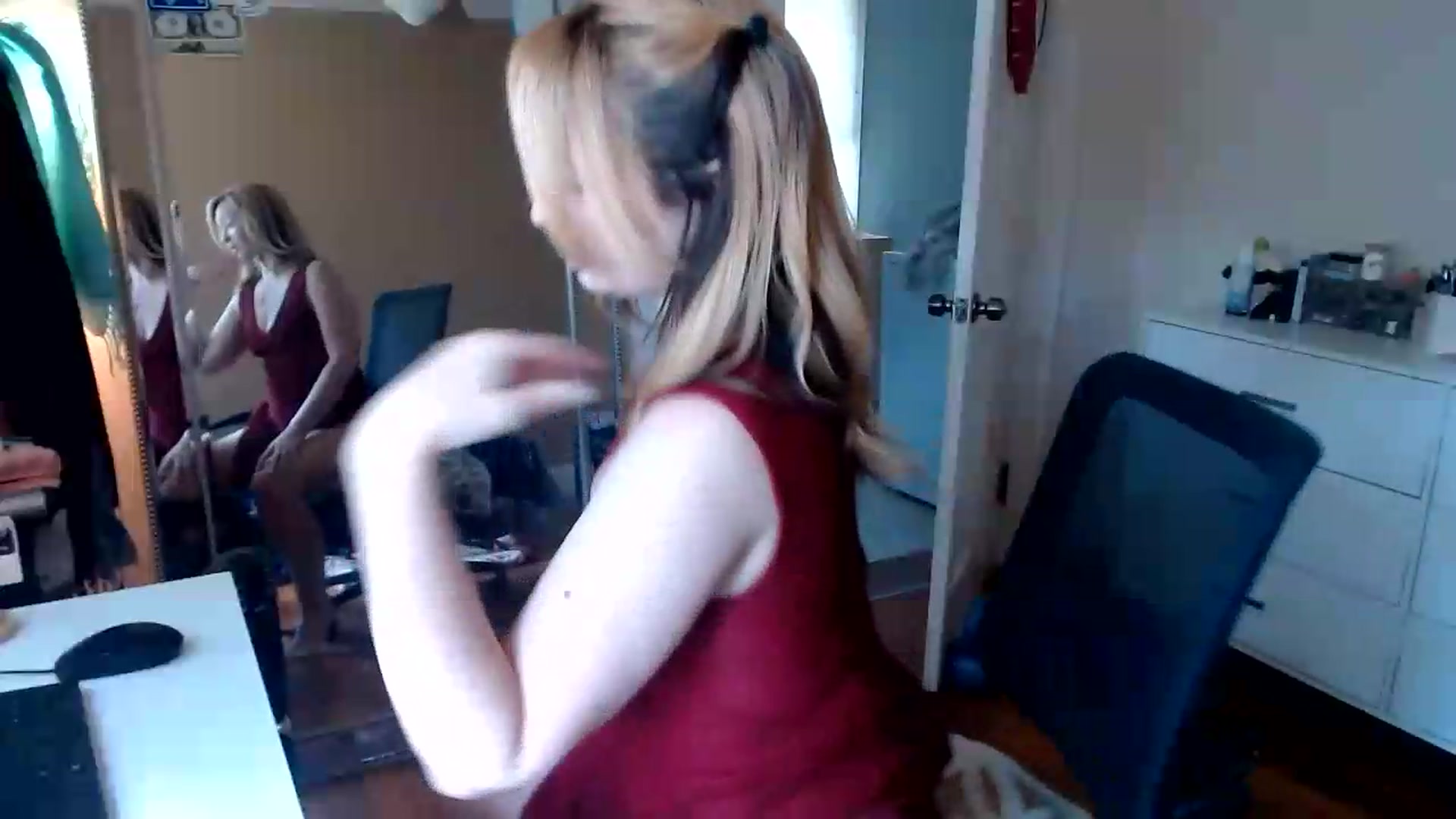 Gallery image thumbnail from TheFuckFairy's myfreecams stream on, 06/21/2026, 16:16 image 18 of 20