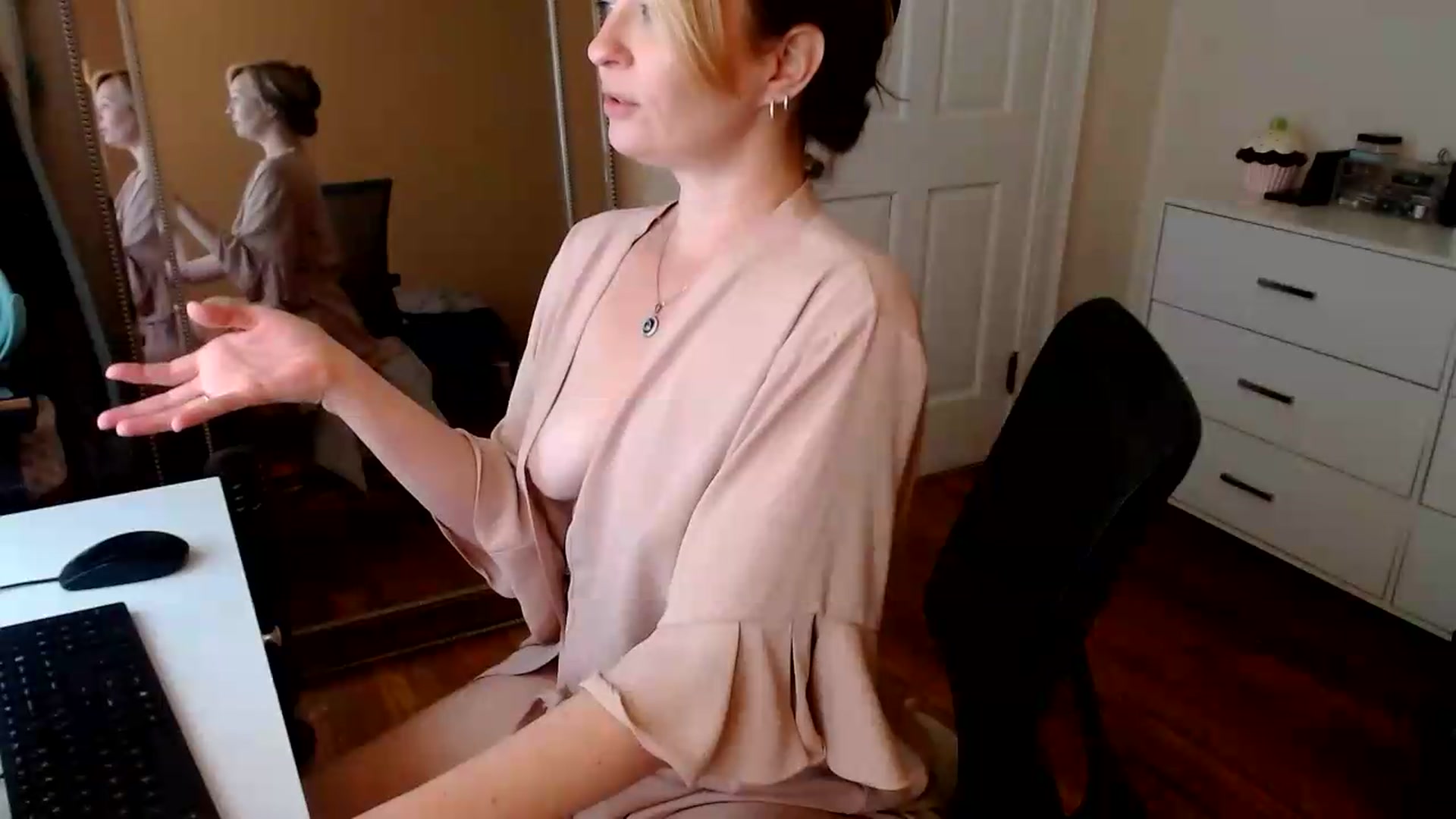 Gallery image thumbnail from TheFuckFairy's myfreecams stream on, 06/26/2026, 16:13 image 10 of 20