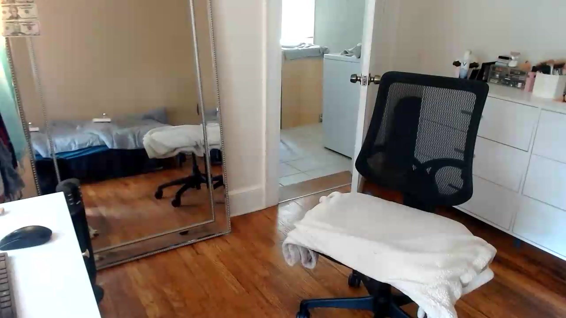 Gallery image thumbnail from TheFuckFairy's myfreecams stream on, 06/29/2026, 17:25 image 14 of 20