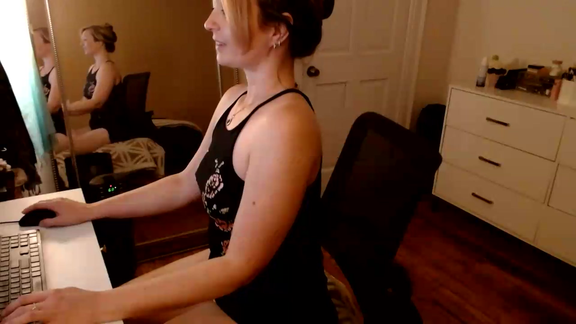 Gallery image thumbnail from TheFuckFairy's myfreecams stream on, 07/06/2026, 05:11 image 19 of 20