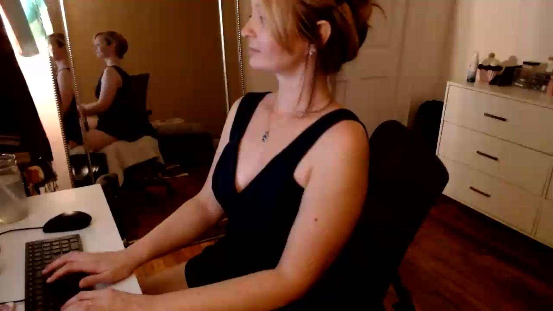Gallery image thumbnail from TheFuckFairy's myfreecams stream on, 07/08/2026, 05:49 image 11 of 20