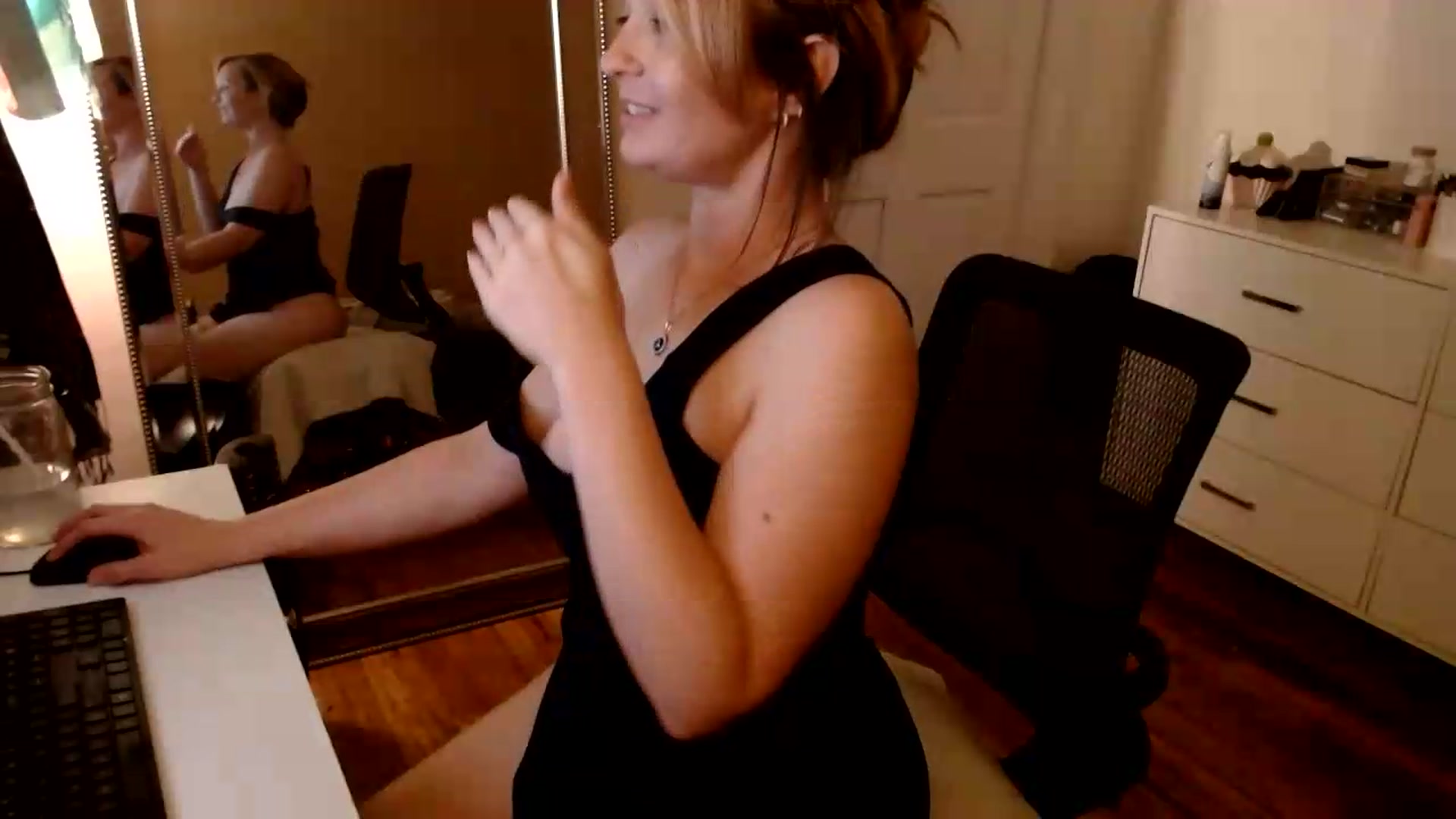 Gallery image thumbnail from TheFuckFairy's myfreecams stream on, 07/08/2026, 05:49 image 15 of 20