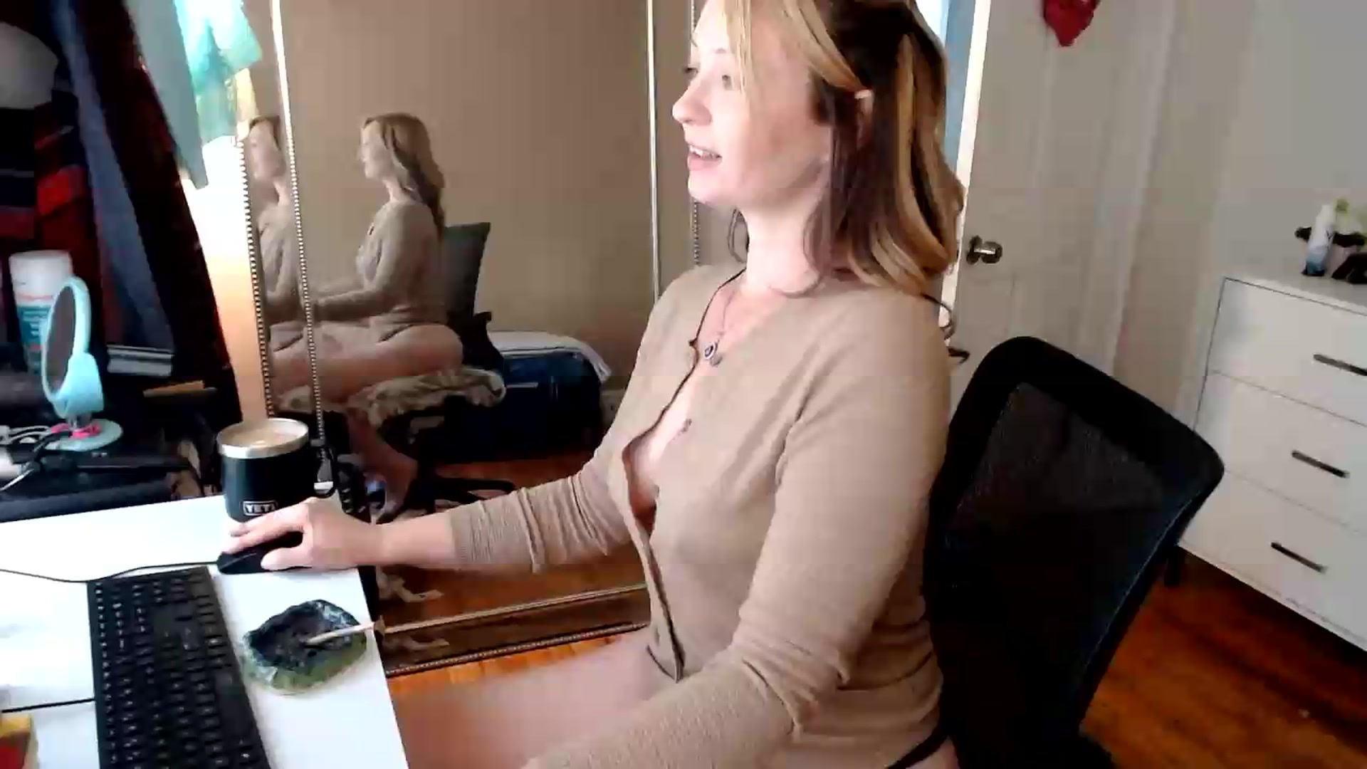Gallery image thumbnail from TheFuckFairy's myfreecams stream on, 07/19/2026, 15:09 image 1 of 20