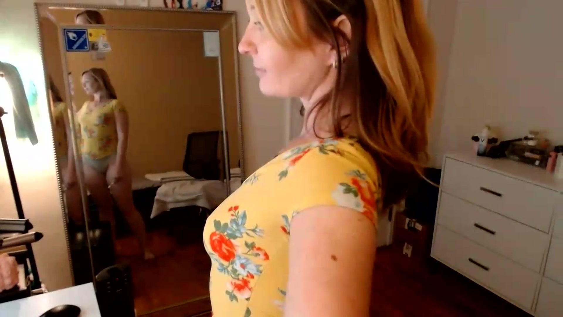 Gallery image thumbnail from TheFuckFairy's myfreecams stream on, 07/22/2026, 17:08 image 10 of 20