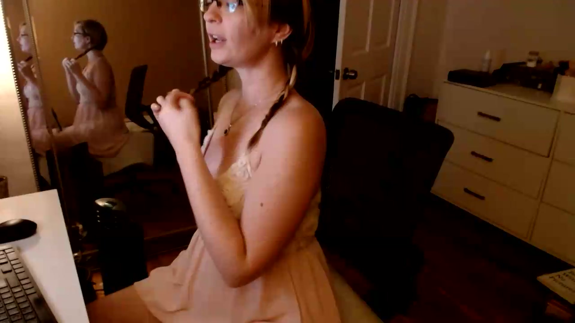 Gallery image thumbnail from TheFuckFairy's myfreecams stream on, 07/27/2026, 04:08 image 13 of 20