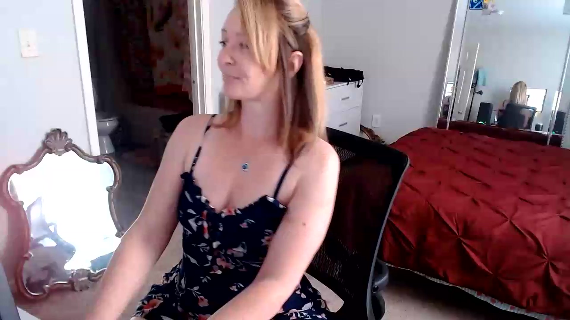 Gallery image thumbnail from TheFuckFairy's myfreecams stream on, 08/05/2026, 15:09 image 6 of 20
