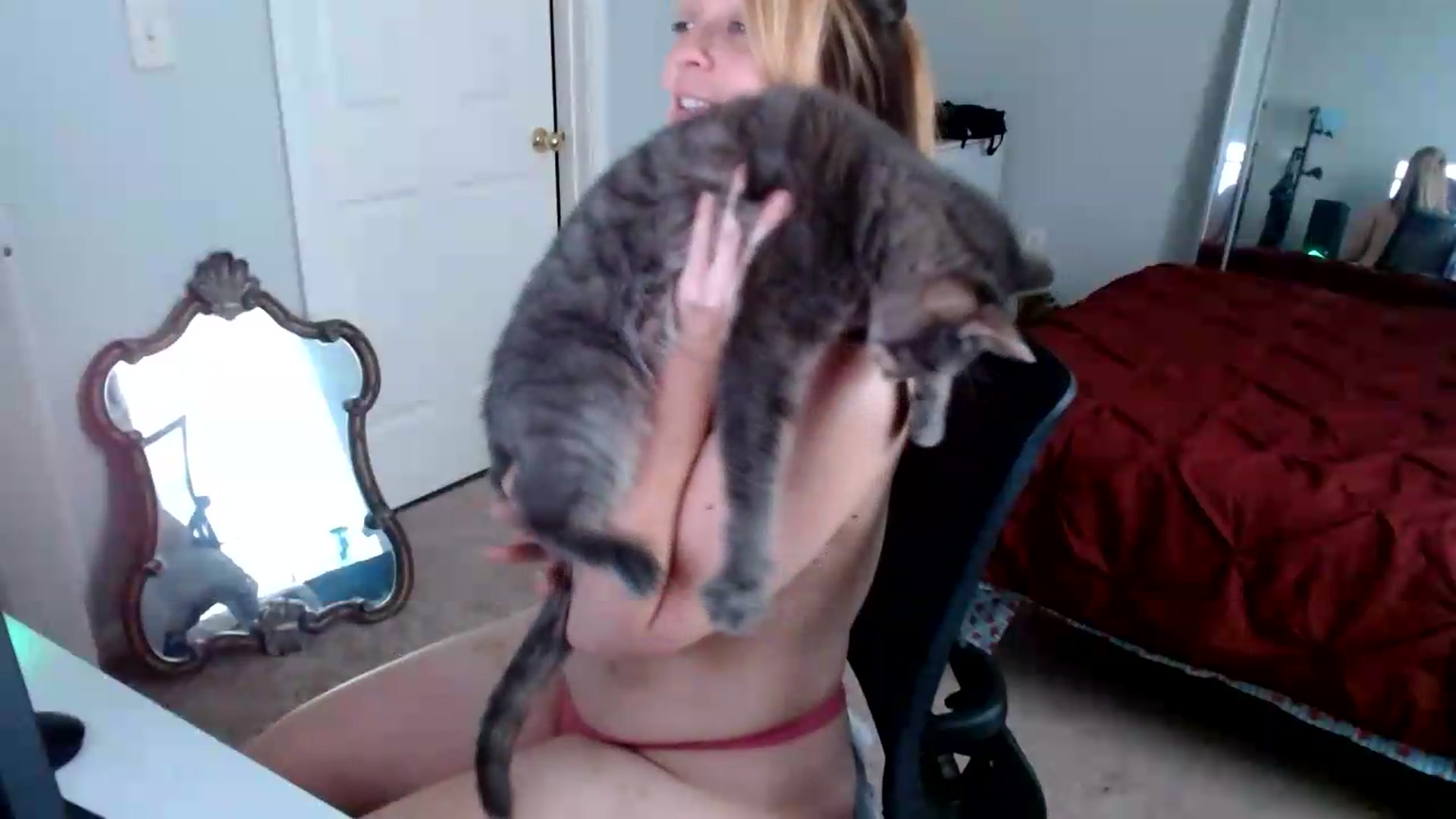 Gallery image thumbnail from TheFuckFairy's myfreecams stream on, 08/05/2026, 17:40 image 17 of 20