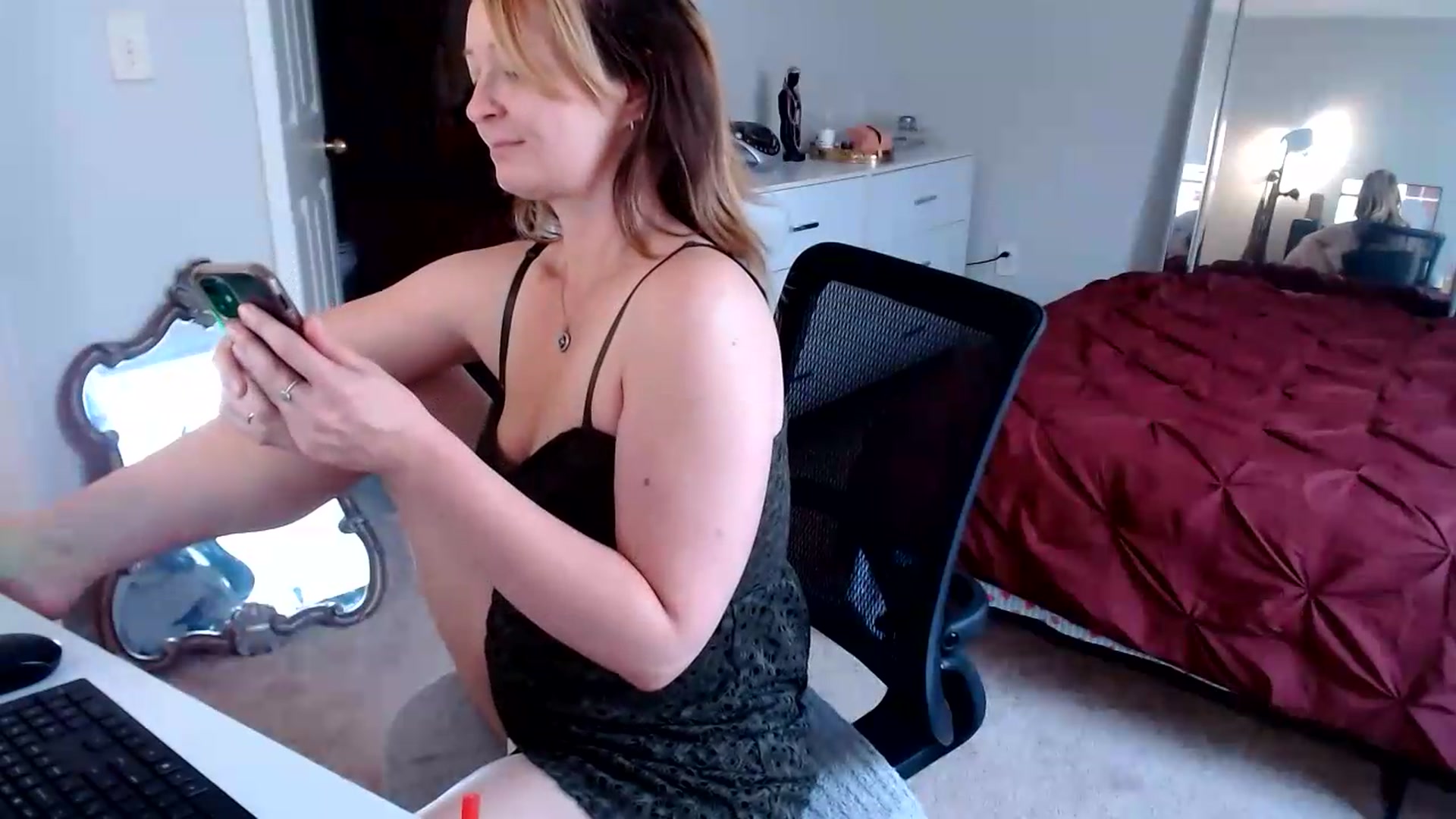 Gallery image thumbnail from TheFuckFairy's myfreecams stream on, 08/17/2026, 15:36 image 18 of 20