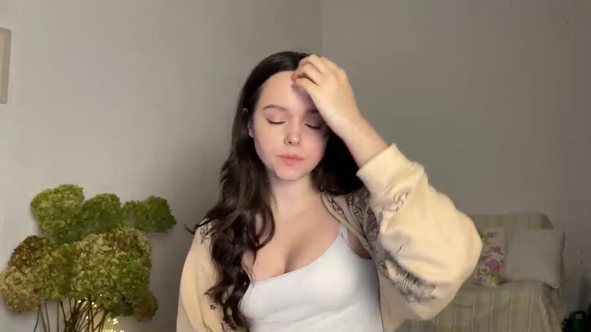 Gallery image thumbnail from TheGirl_'s myfreecams stream on, 10/22/2023, 03:05 image 8 of 20