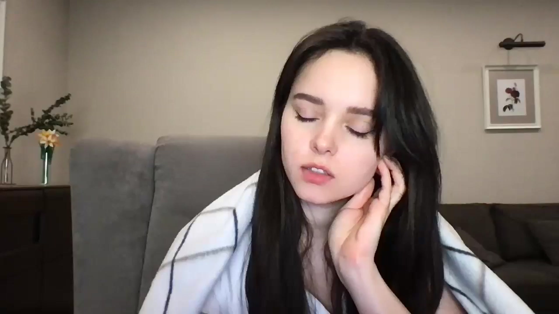 Gallery image thumbnail from TheGirl_'s myfreecams stream on, 04/28/2024, 23:41 image 20 of 20