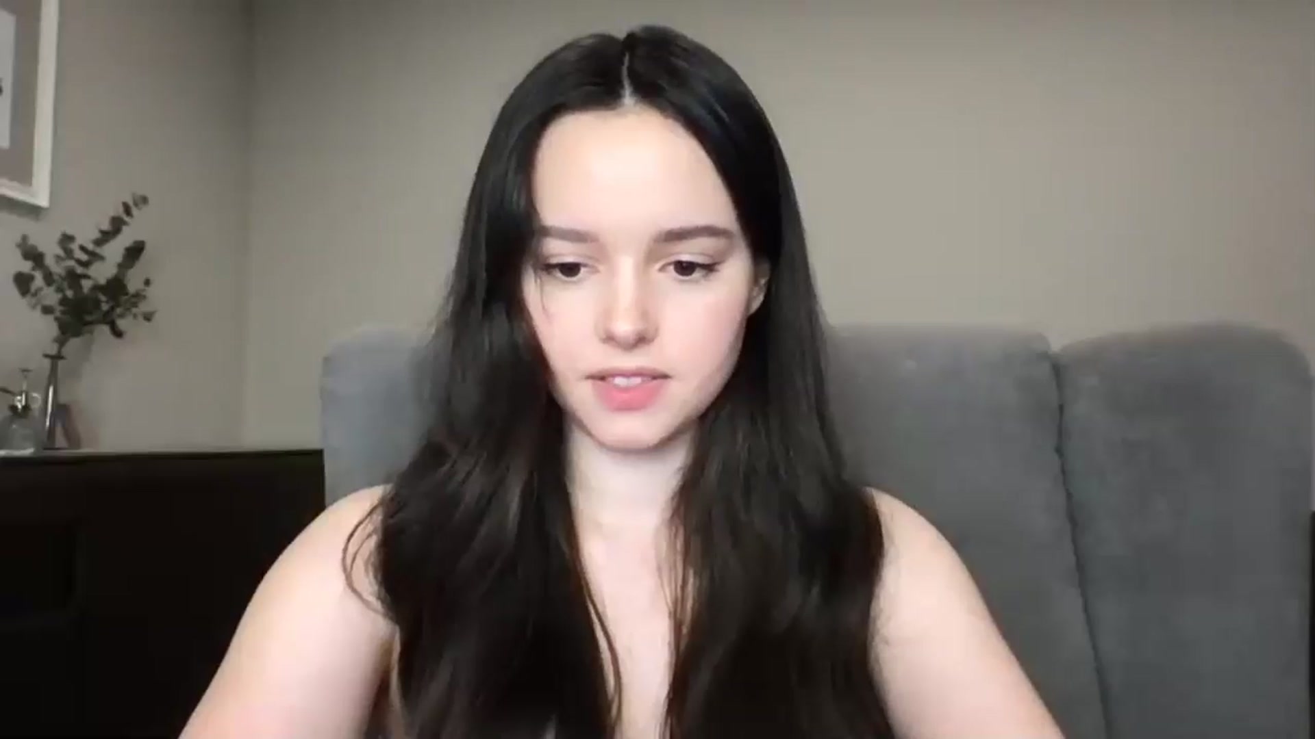 Gallery image thumbnail from TheGirl_'s myfreecams stream on, 05/29/2024, 01:18 image 4 of 20
