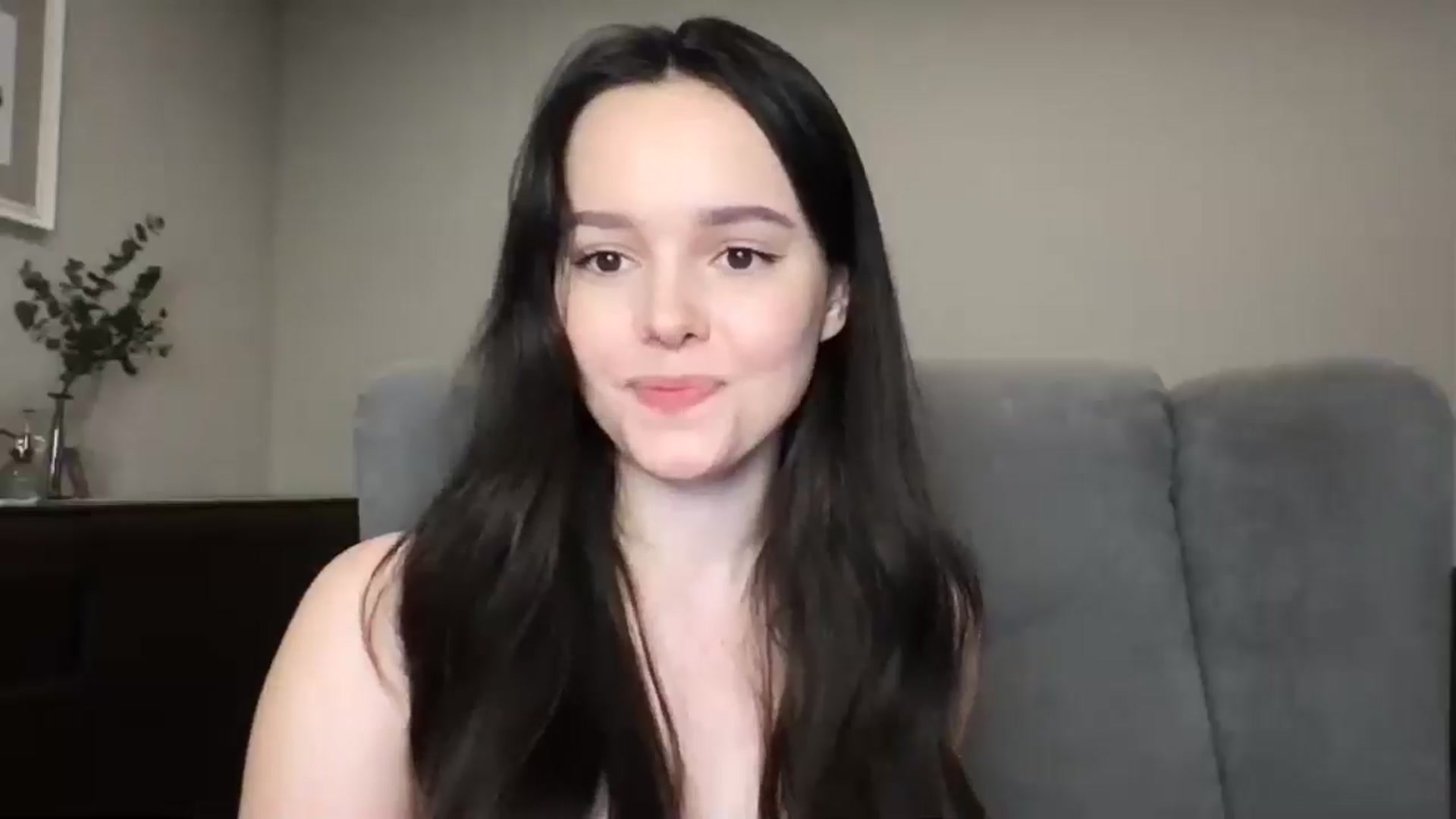 Gallery image thumbnail from TheGirl_'s myfreecams stream on, 05/29/2024, 01:18 image 3 of 20