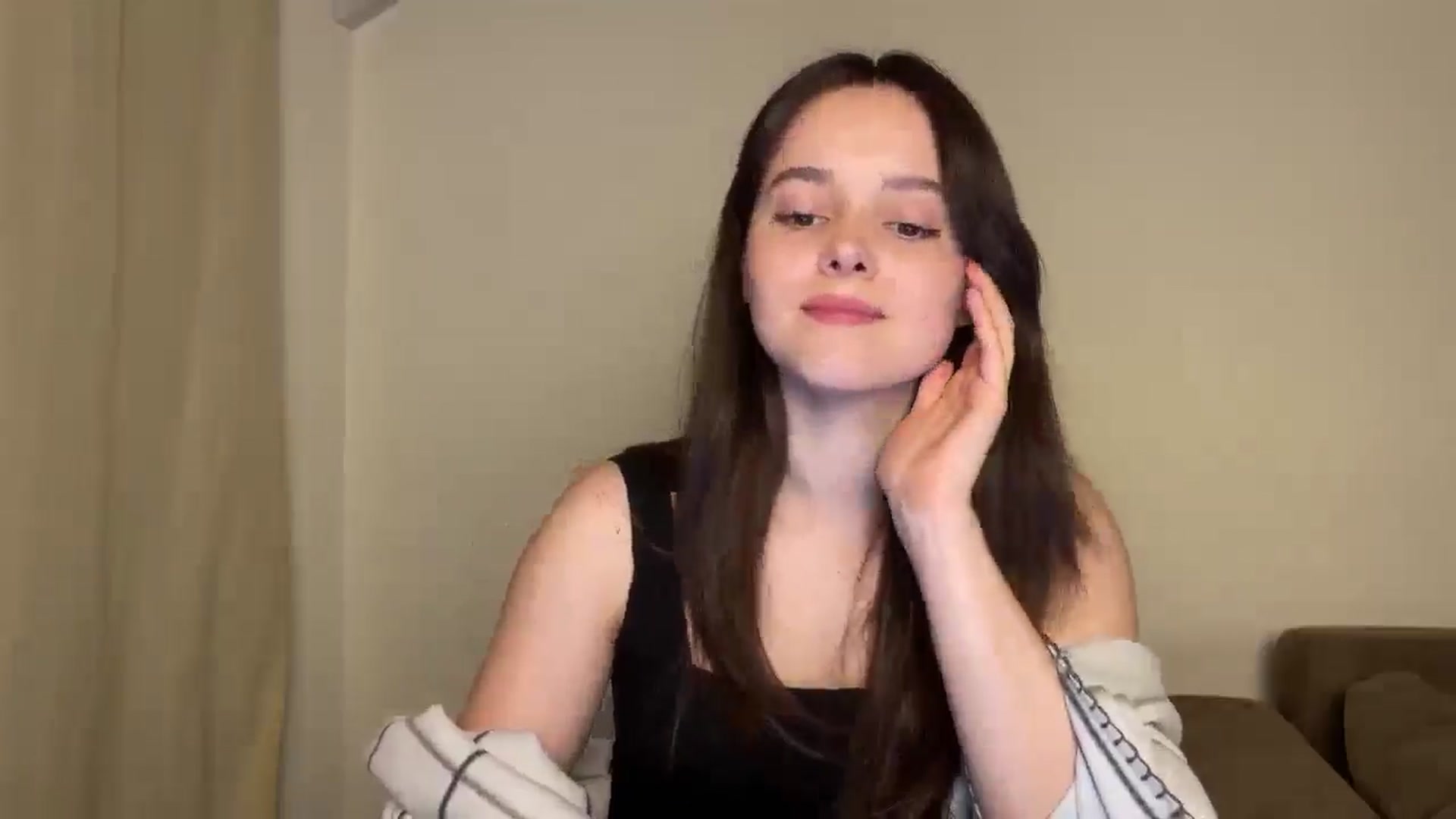 Gallery image thumbnail from TheGirl_'s myfreecams stream on, 07/03/2024, 17:14 image 15 of 20