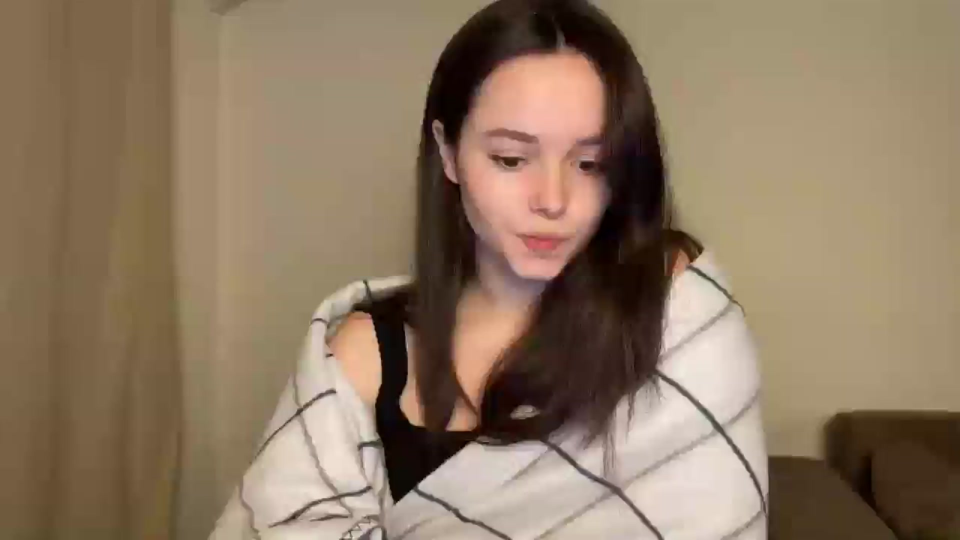 Gallery image thumbnail from TheGirl_'s myfreecams stream on, 07/03/2024, 17:34 image 9 of 20