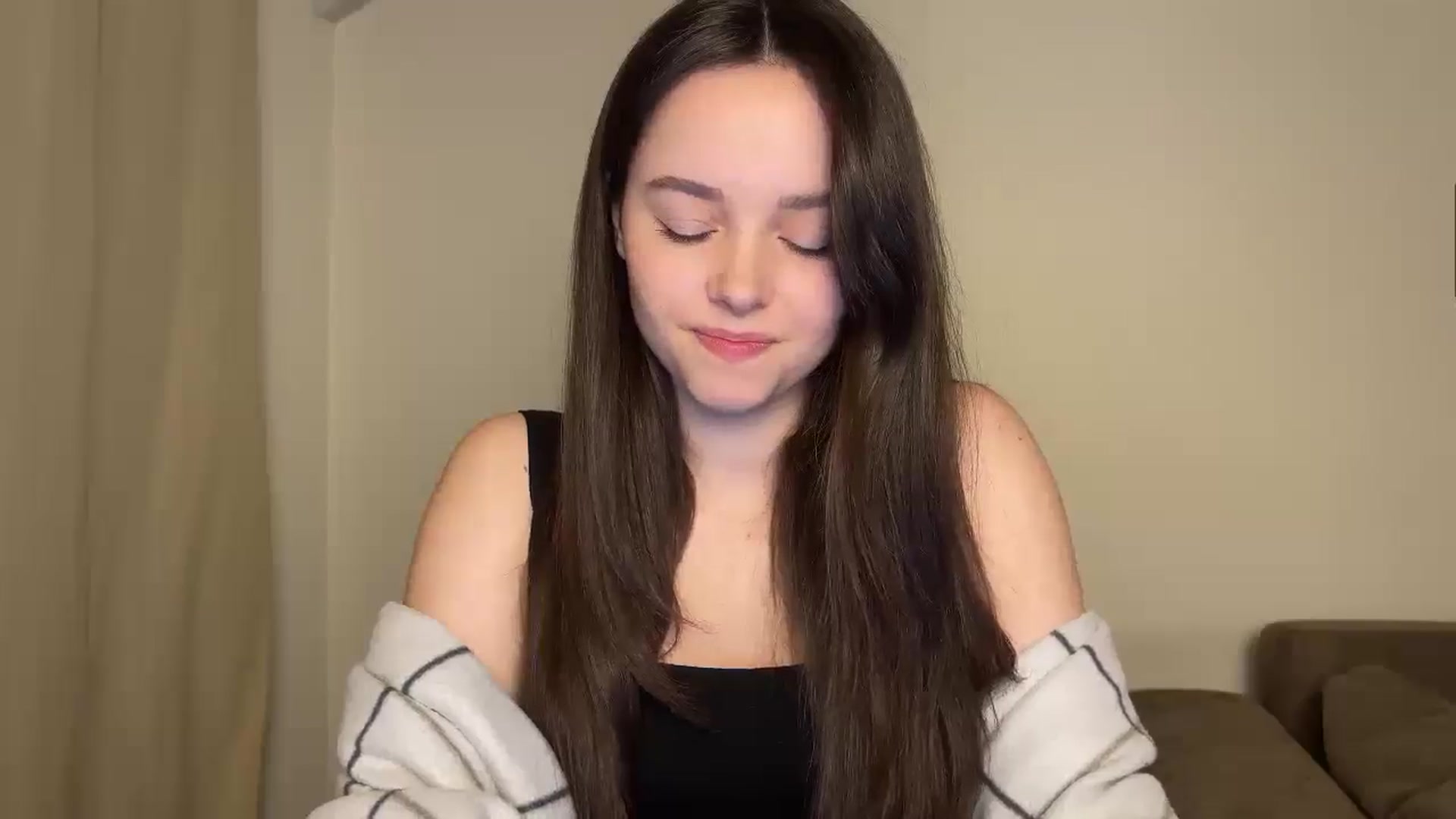 Gallery image thumbnail from TheGirl_'s myfreecams stream on, 07/03/2024, 17:48 image 2 of 20