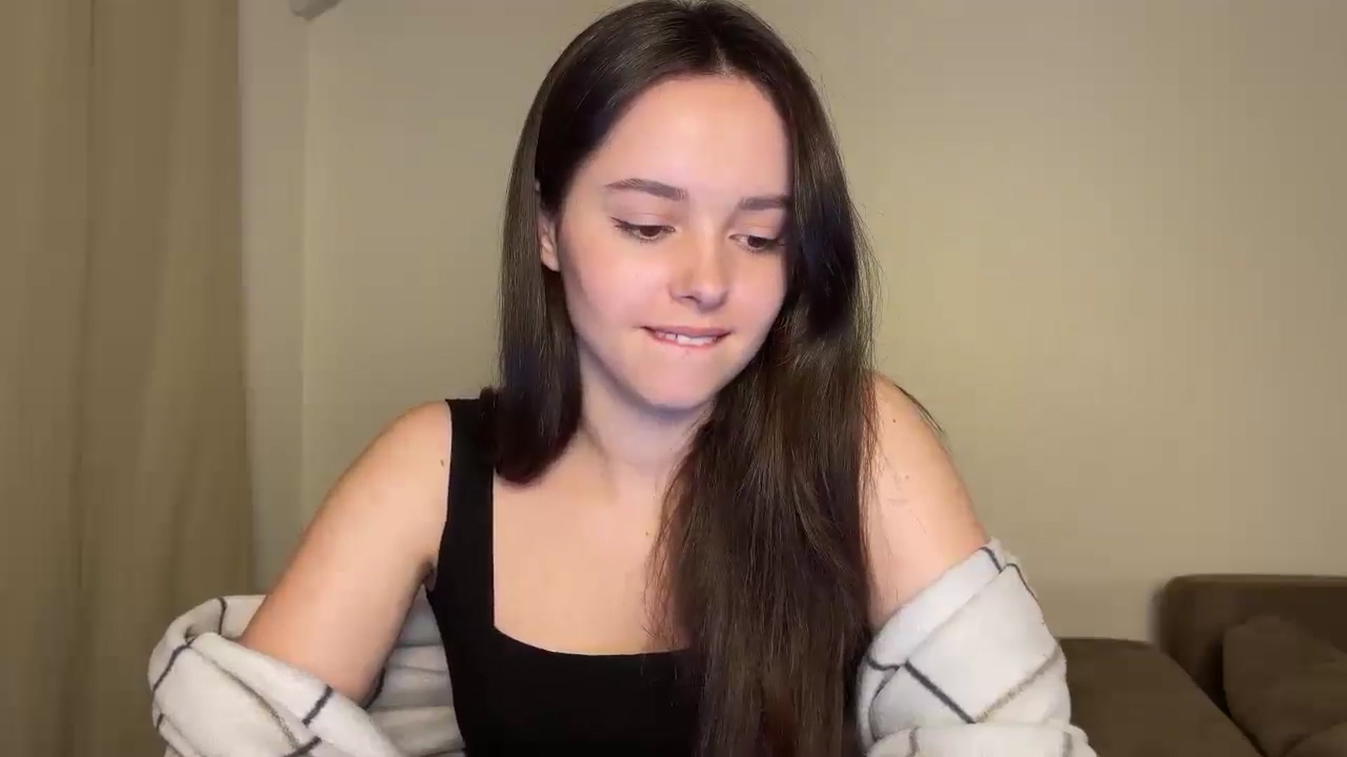 Gallery image thumbnail from TheGirl_'s myfreecams stream on, 07/03/2024, 17:48 image 12 of 20