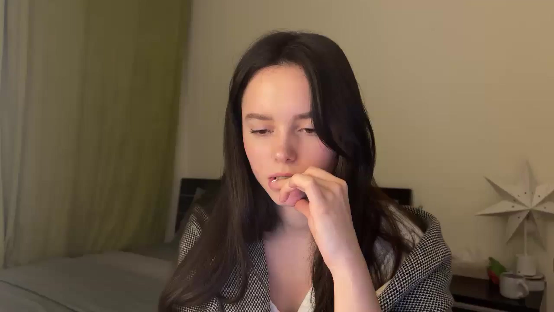 Gallery image thumbnail from TheGirl_'s myfreecams stream on, 12/11/2024, 03:15 image 17 of 20