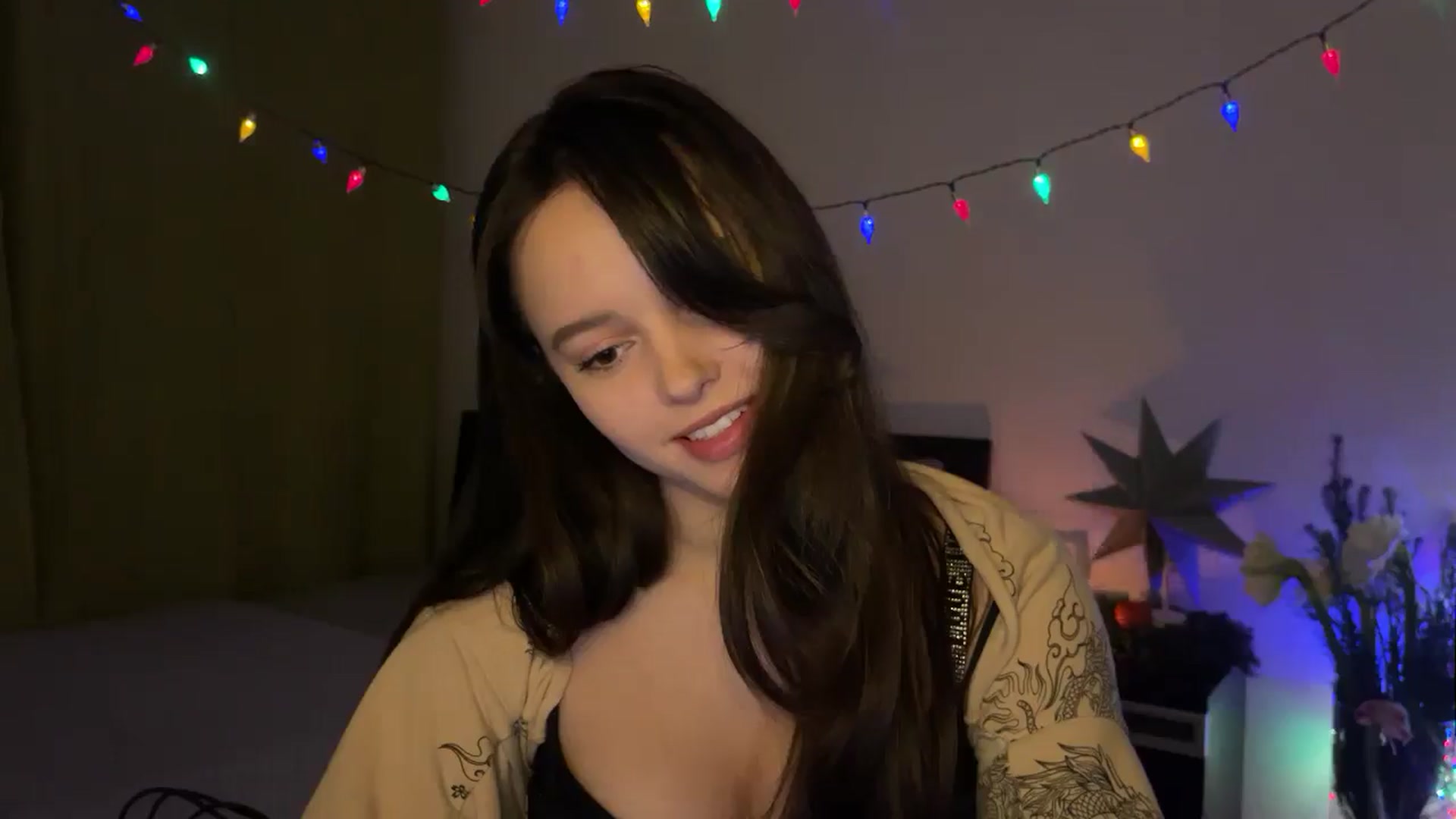 Gallery image thumbnail from TheGirl_'s myfreecams stream on, 12/29/2024, 03:28 image 8 of 20