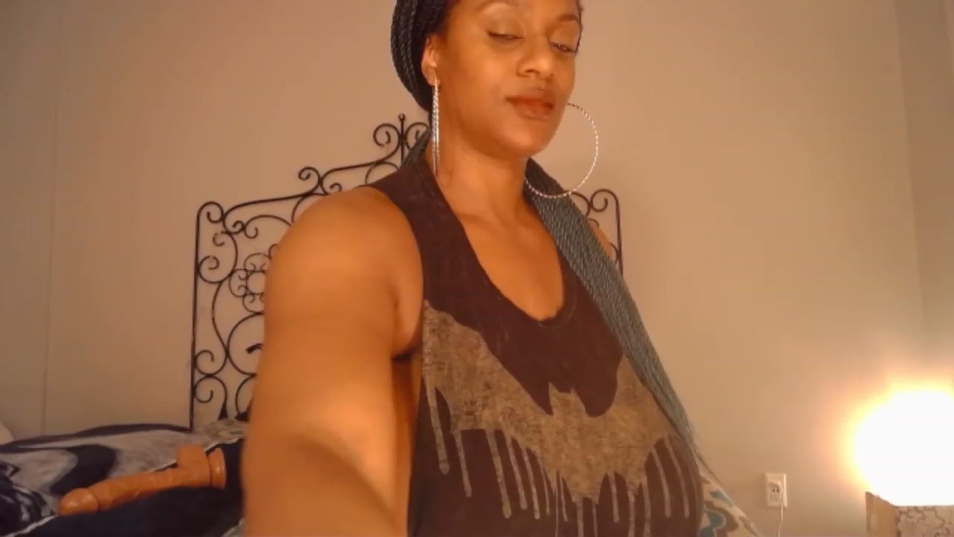 Gallery image thumbnail from TheIconicGirl's myfreecams stream on, 11/14/2022, 13:50 image 15 of 20