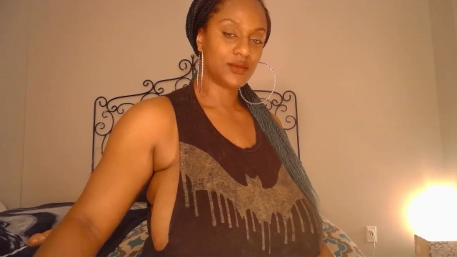 Gallery image thumbnail from TheIconicGirl's myfreecams stream on, 11/14/2022, 13:50 image 3 of 20