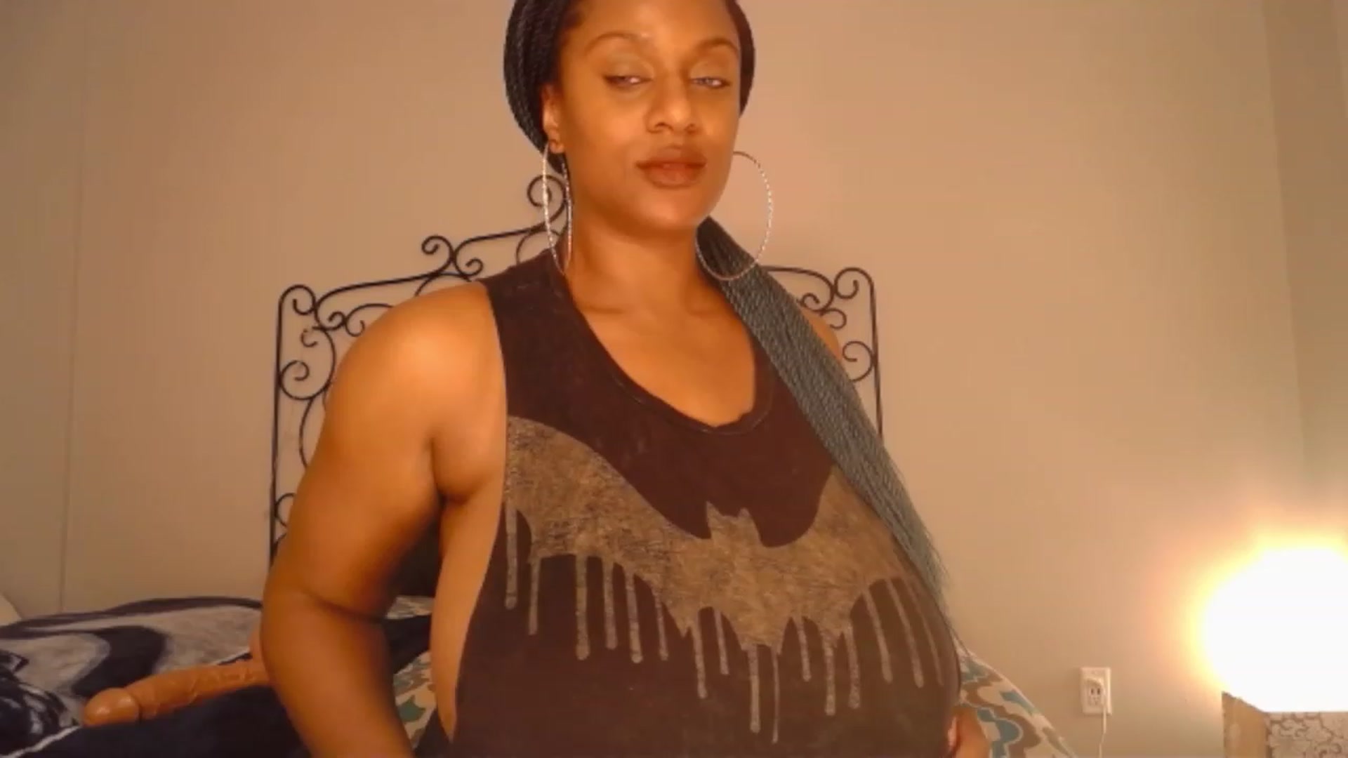Gallery image thumbnail from TheIconicGirl's myfreecams stream on, 11/14/2022, 13:50 image 6 of 20