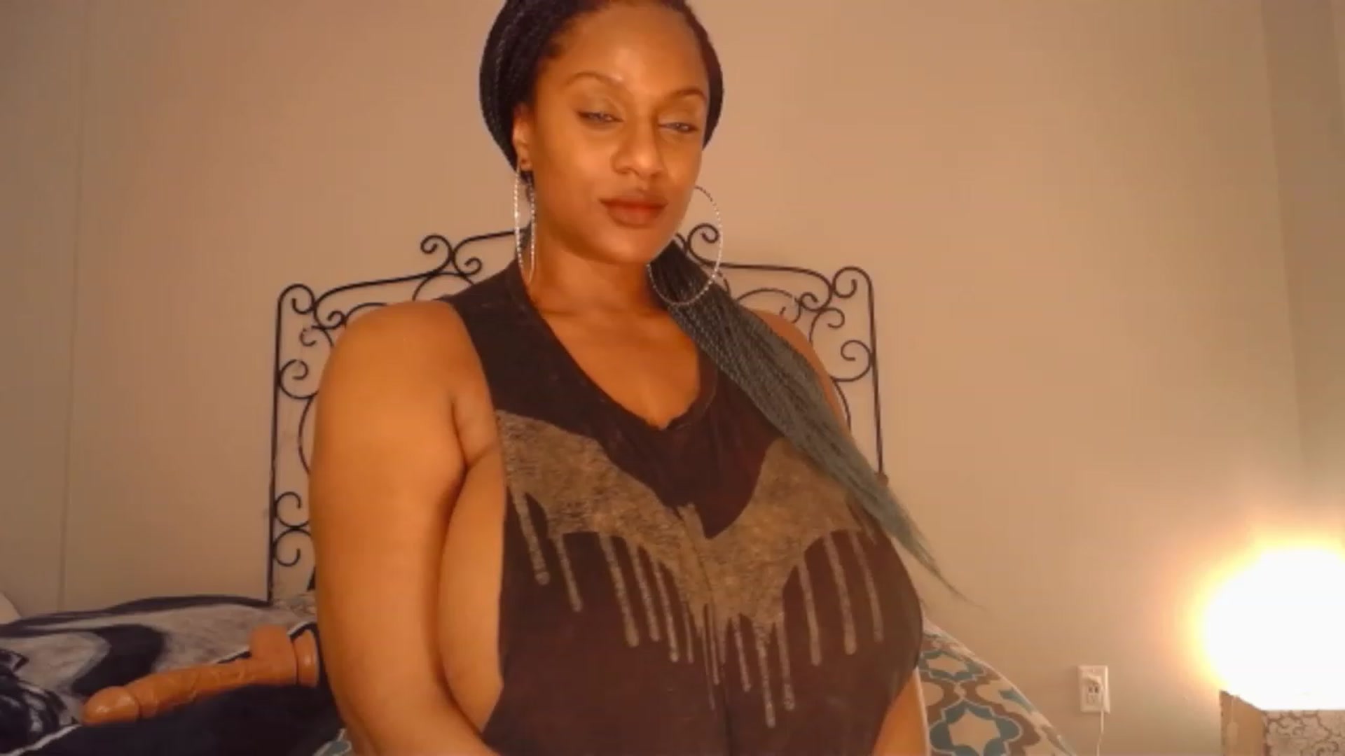 Gallery image thumbnail from TheIconicGirl's myfreecams stream on, 11/14/2022, 13:50 image 16 of 20