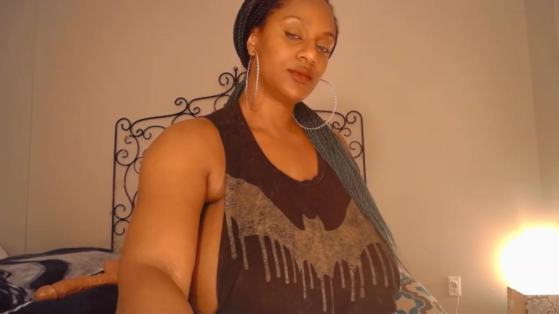 Gallery image thumbnail from TheIconicGirl's myfreecams stream on, 11/14/2022, 13:50 image 19 of 20