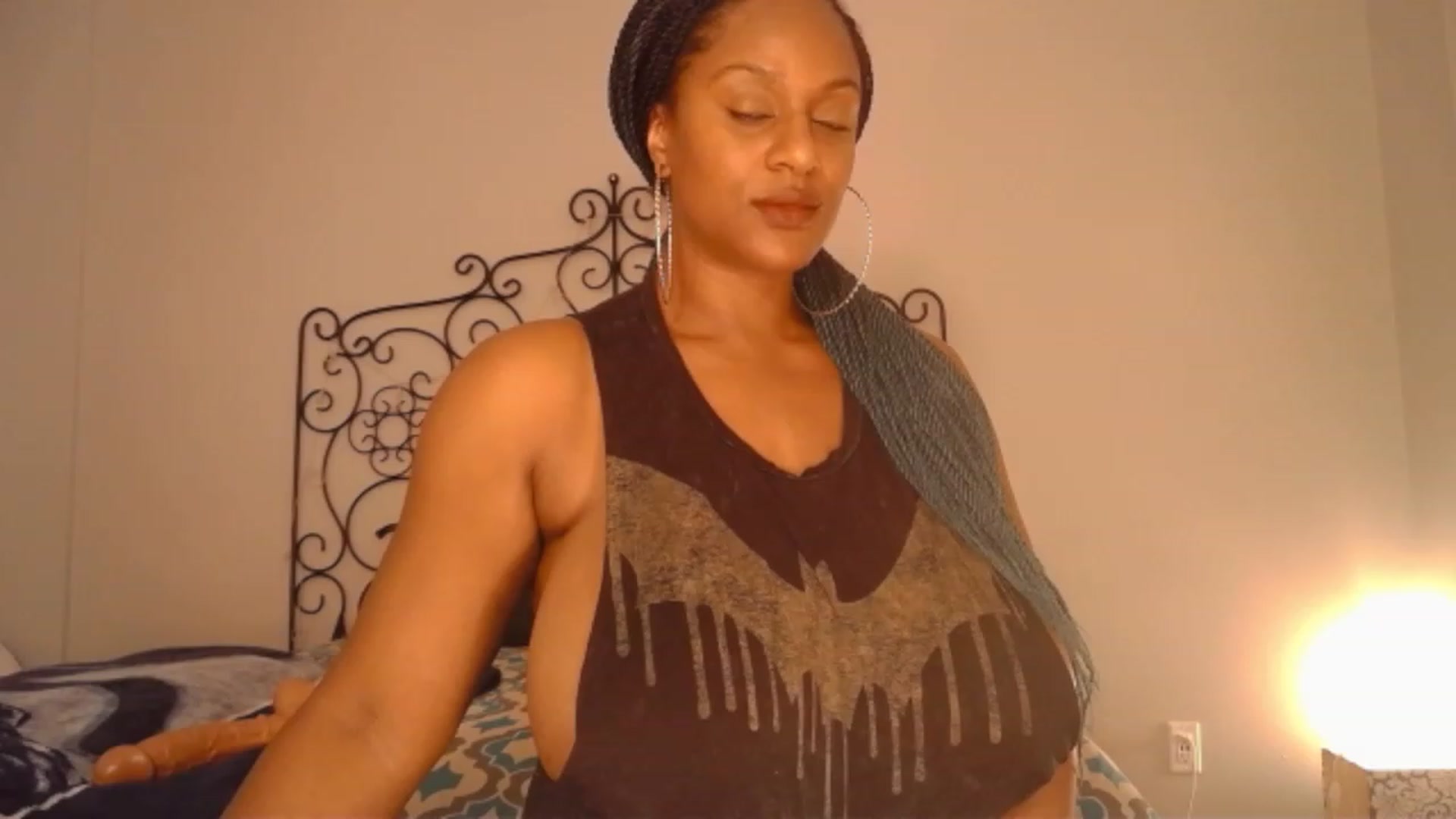 Gallery image thumbnail from TheIconicGirl's myfreecams stream on, 11/14/2022, 14:25 image 20 of 20