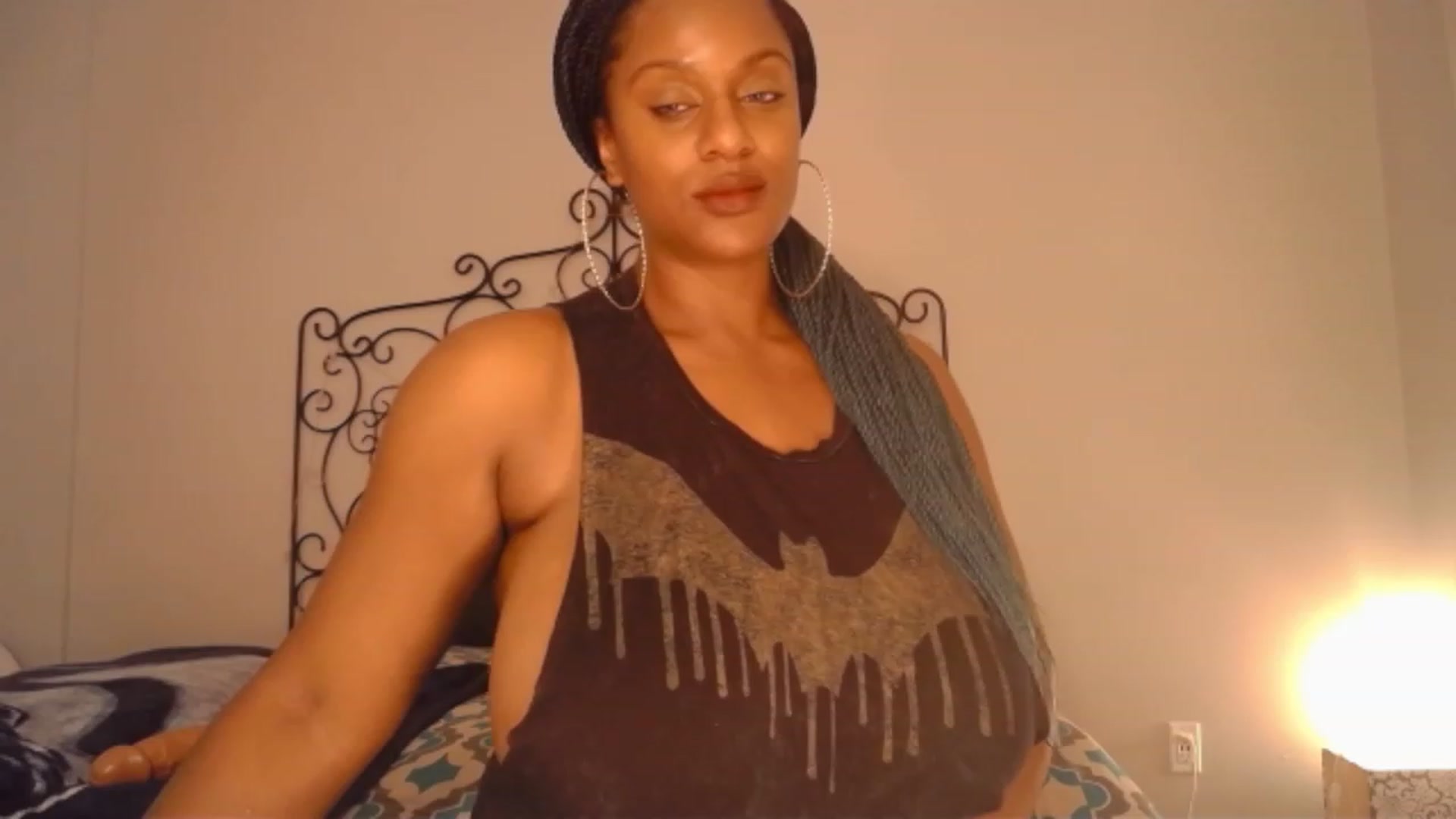 Gallery image thumbnail from TheIconicGirl's myfreecams stream on, 11/14/2022, 14:25 image 2 of 20