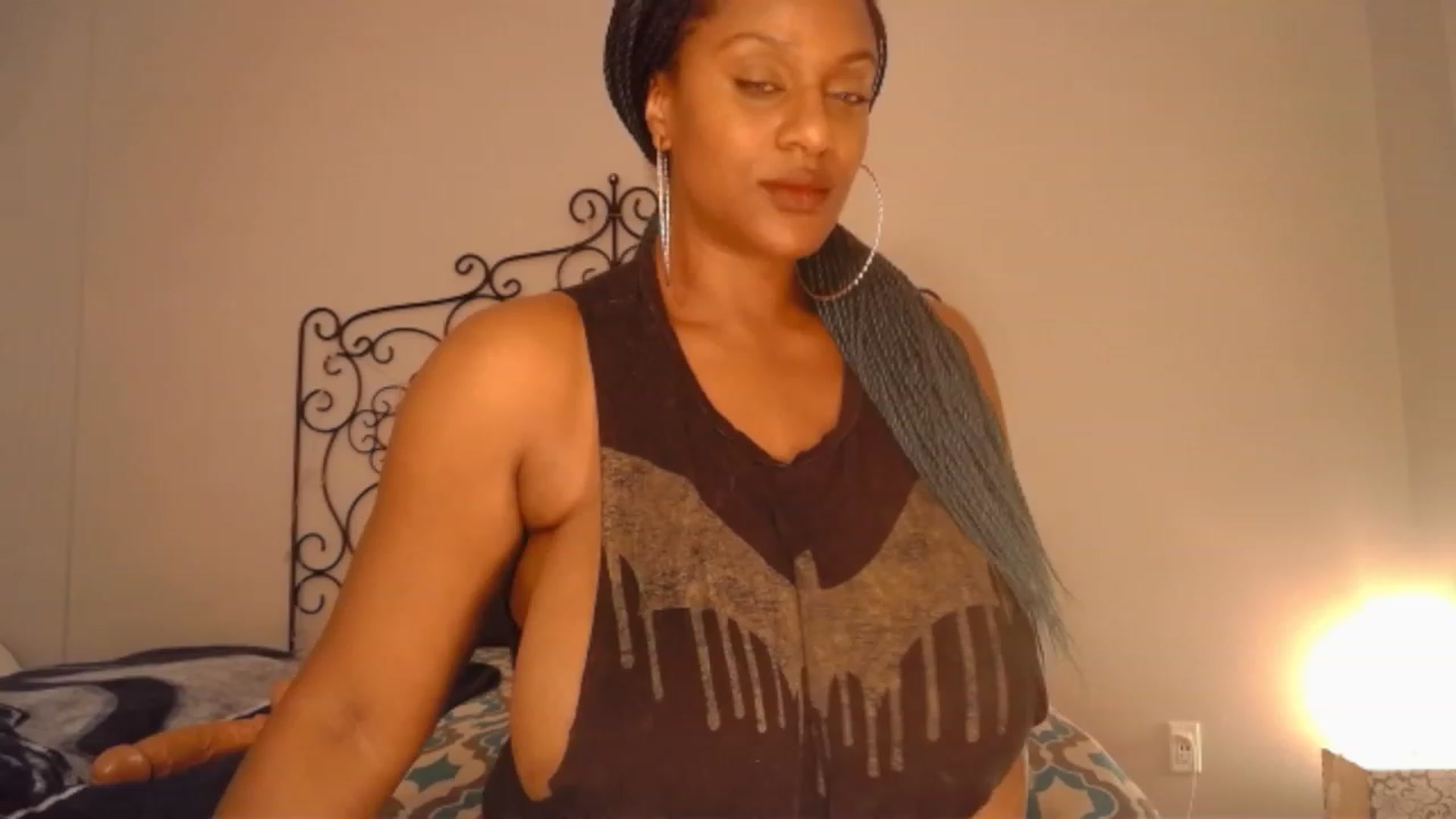 Gallery image thumbnail from TheIconicGirl's myfreecams stream on, 11/14/2022, 14:25 image 1 of 20