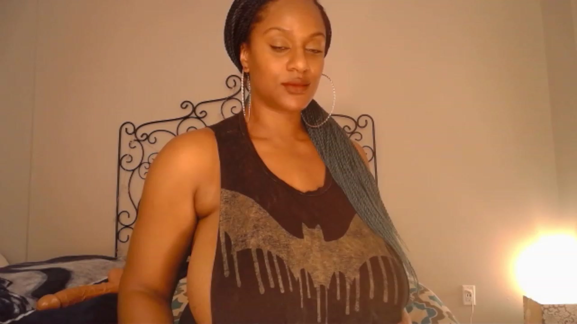Gallery image thumbnail from TheIconicGirl's myfreecams stream on, 11/14/2022, 14:25 image 6 of 20