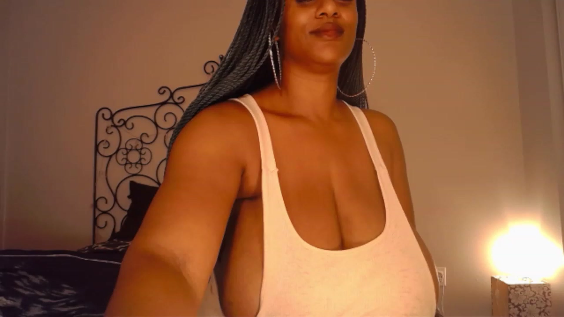 Gallery image thumbnail from TheIconicGirl's myfreecams stream on, 11/15/2022, 19:41 image 6 of 20