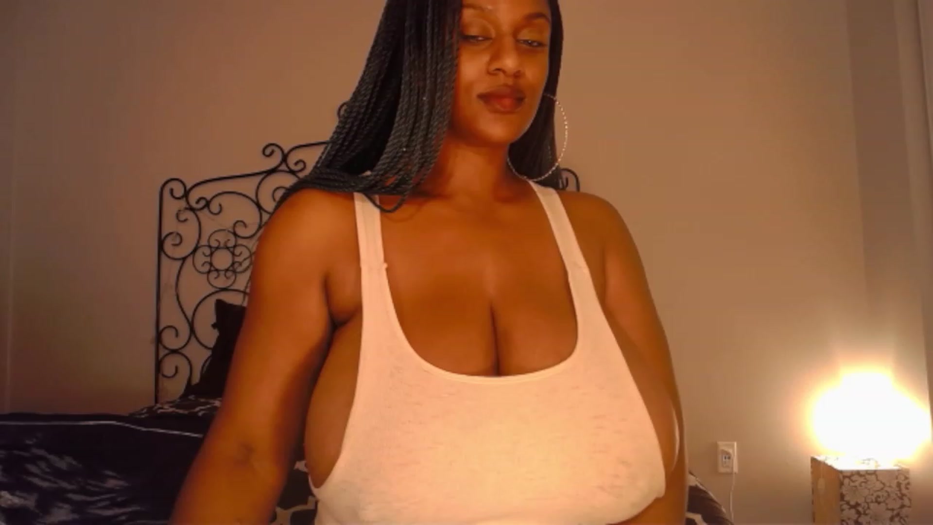 Gallery image thumbnail from TheIconicGirl's myfreecams stream on, 11/15/2022, 19:41 image 12 of 20