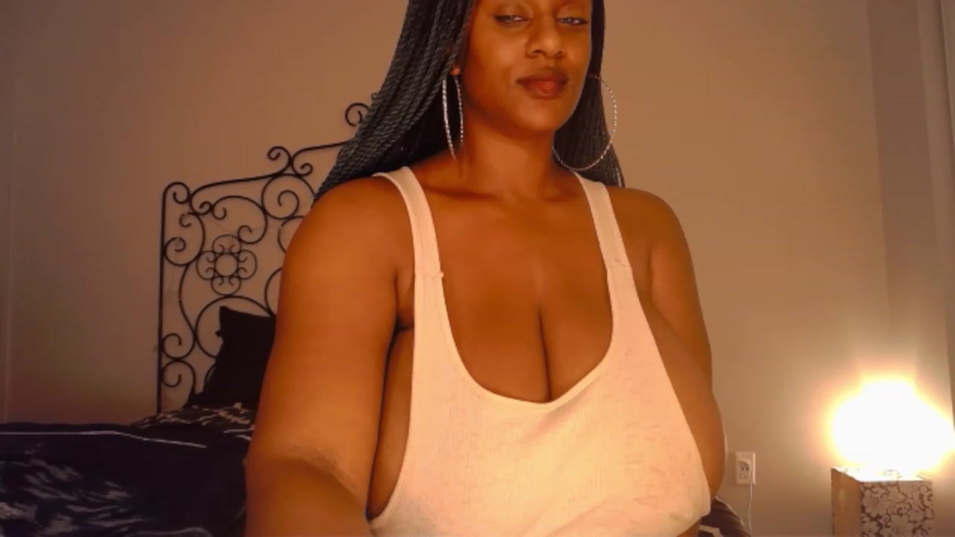 Gallery image thumbnail from TheIconicGirl's myfreecams stream on, 11/15/2022, 19:41 image 5 of 20