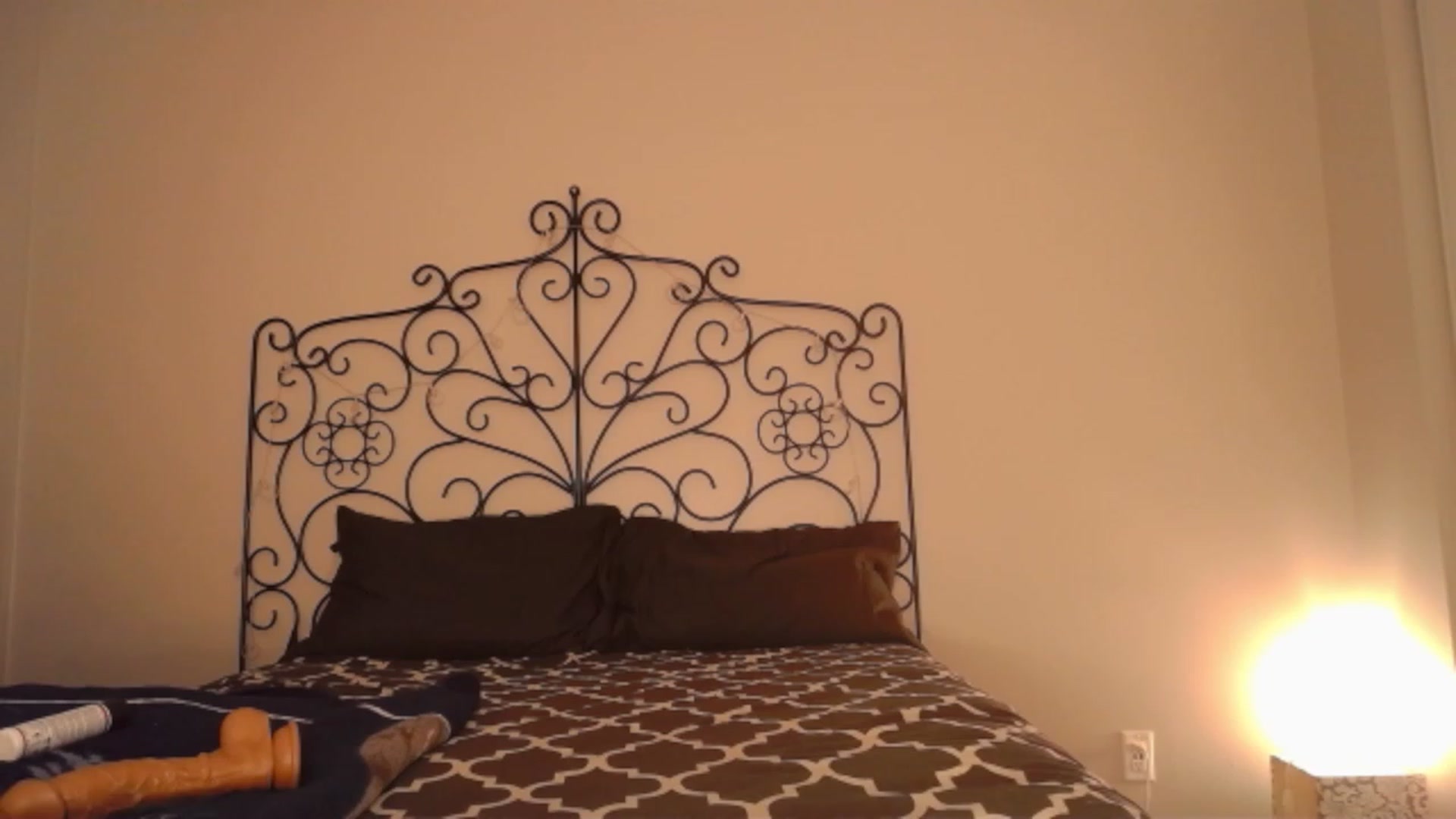 Gallery image thumbnail from TheIconicGirl's myfreecams stream on, 11/15/2022, 20:22 image 19 of 20