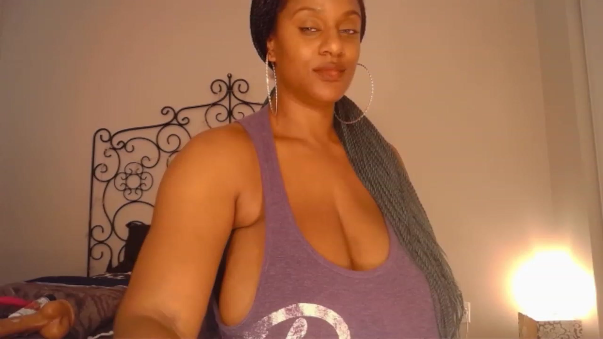 Gallery image thumbnail from TheIconicGirl's myfreecams stream on, 11/19/2022, 17:23 image 12 of 20
