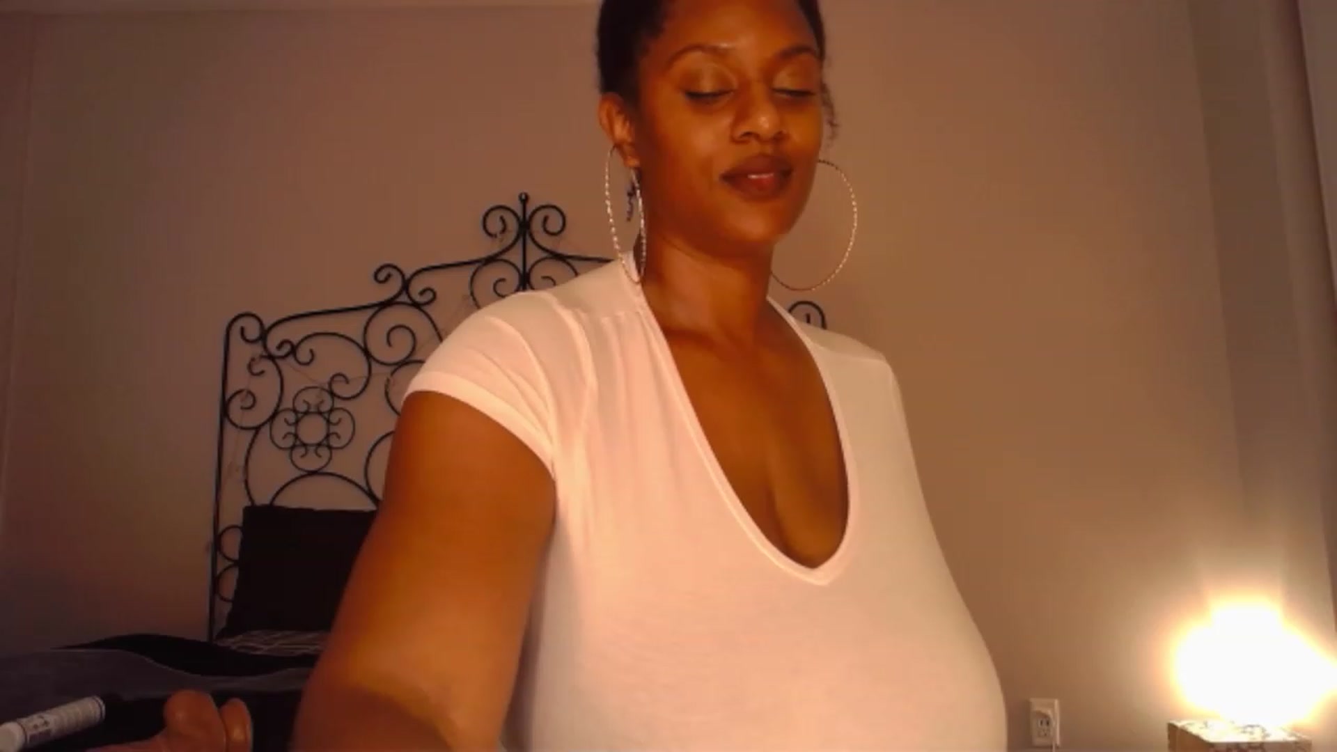 Gallery image thumbnail from TheIconicGirl's myfreecams stream on, 11/20/2022, 15:14 image 20 of 20