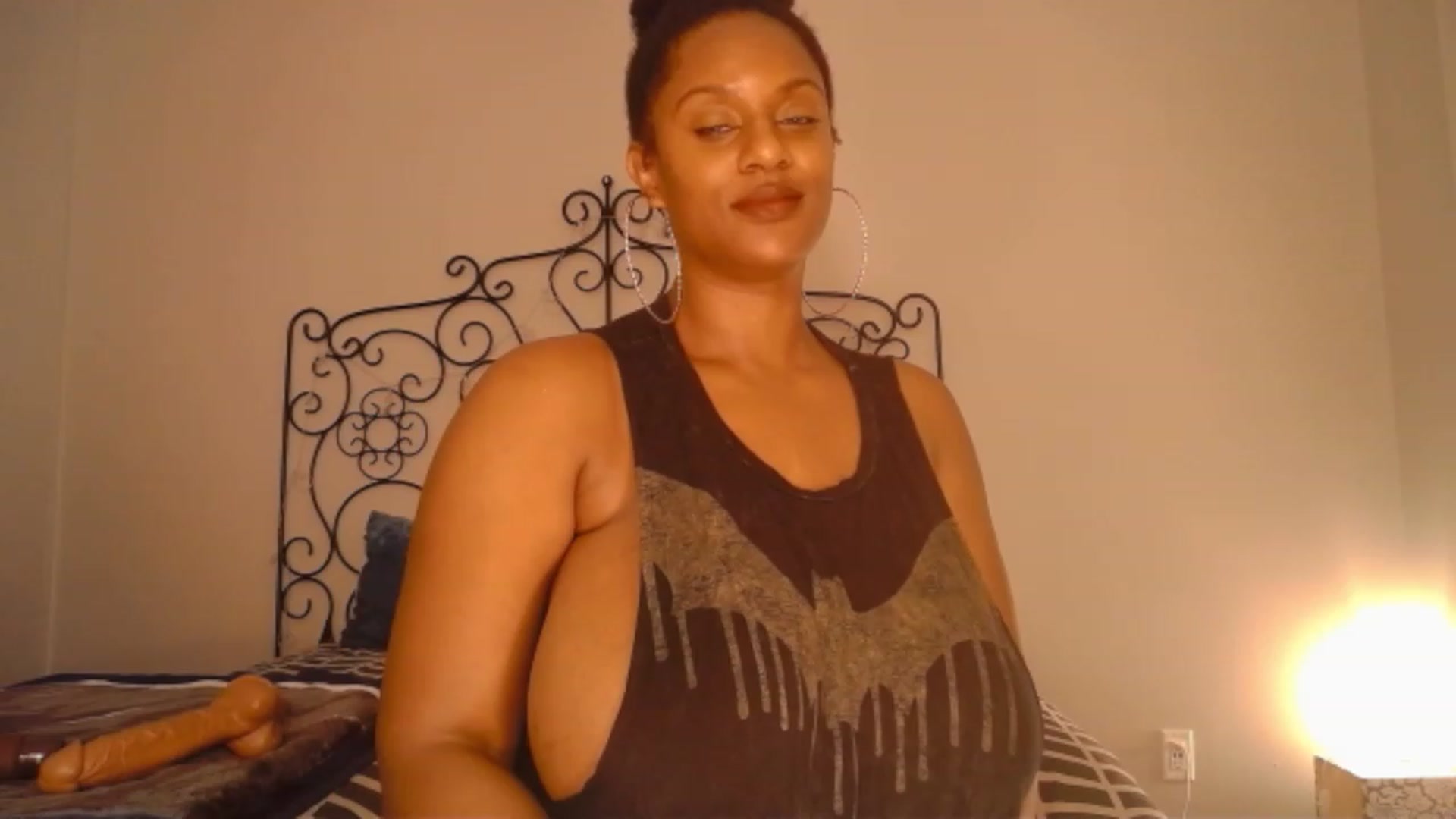 Gallery image thumbnail from TheIconicGirl's myfreecams stream on, 11/27/2022, 18:09 image 10 of 20