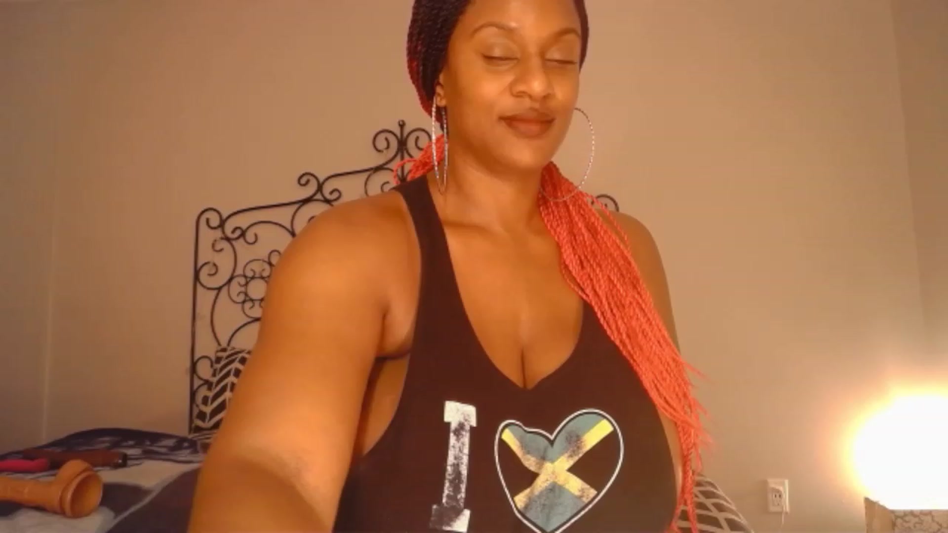 Gallery image thumbnail from TheIconicGirl's myfreecams stream on, 12/06/2022, 13:17 image 12 of 20