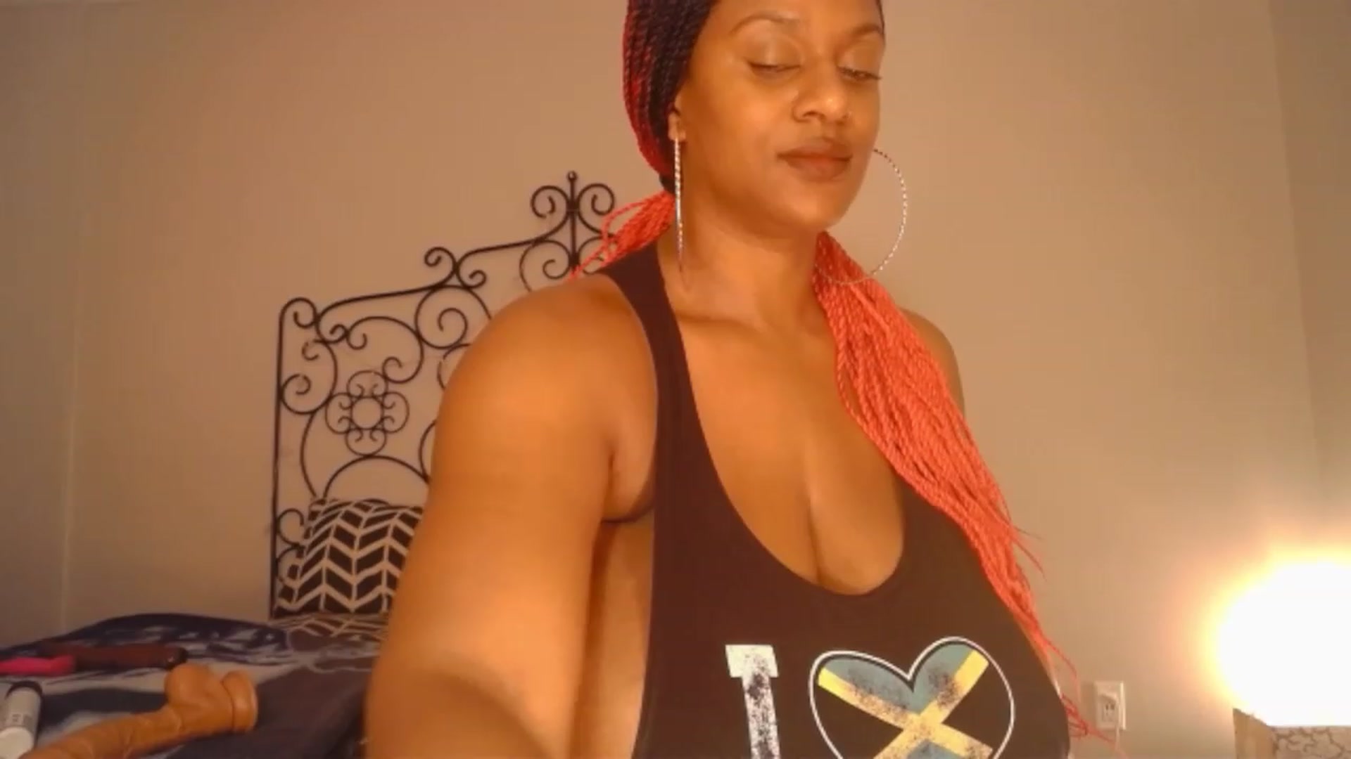 Gallery image thumbnail from TheIconicGirl's myfreecams stream on, 12/06/2022, 14:07 image 16 of 20