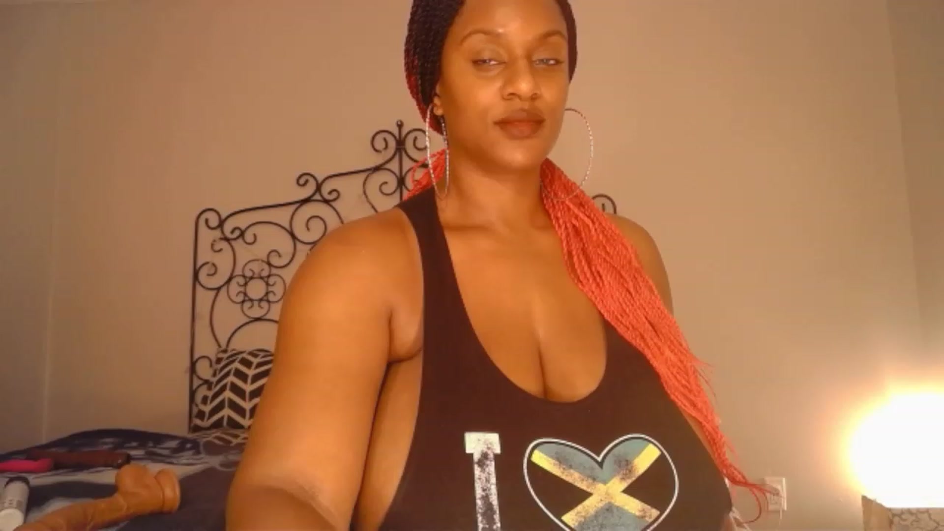 Gallery image thumbnail from TheIconicGirl's myfreecams stream on, 12/06/2022, 14:07 image 13 of 20