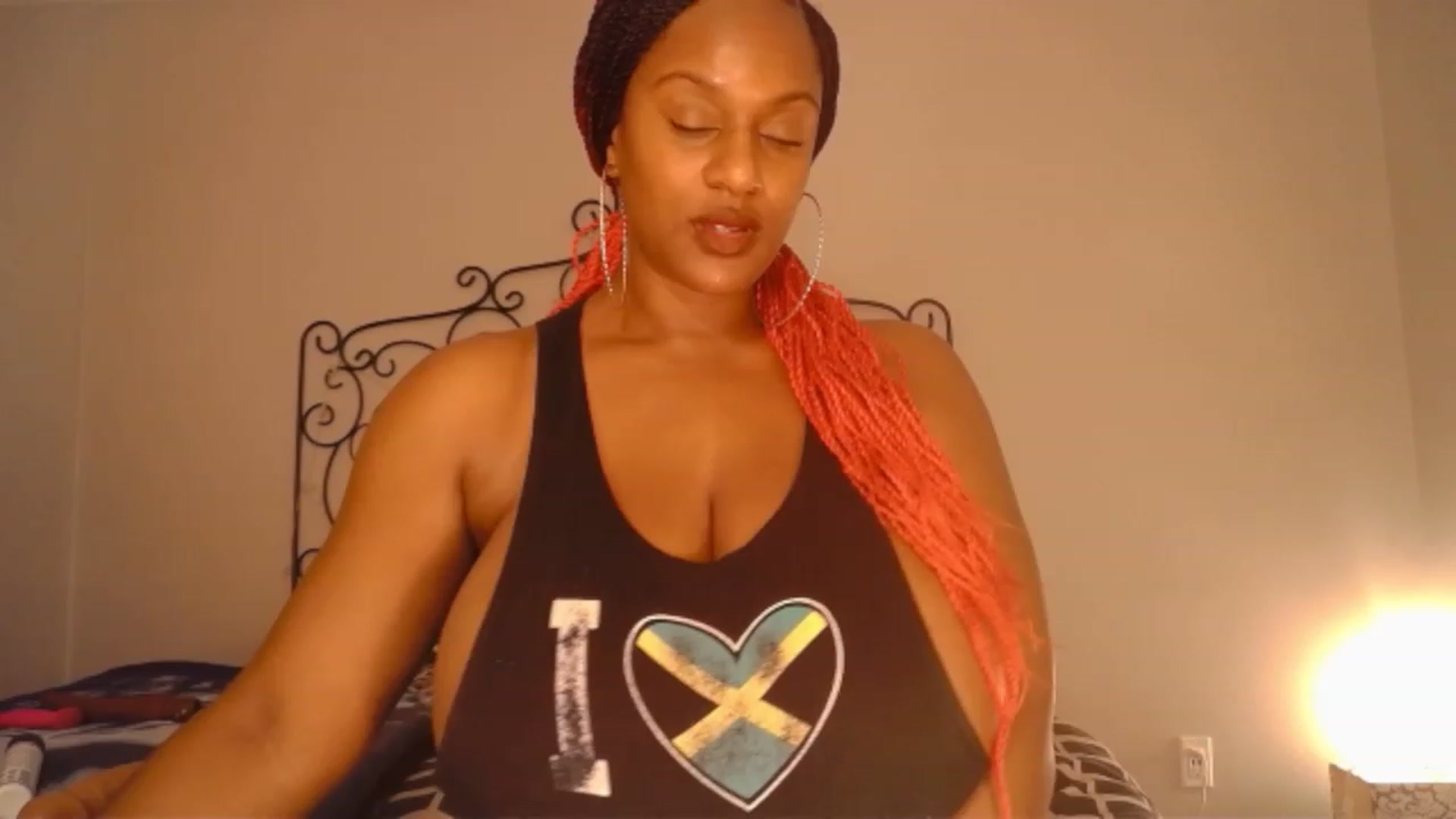 Gallery image thumbnail from TheIconicGirl's myfreecams stream on, 12/06/2022, 14:07 image 1 of 20