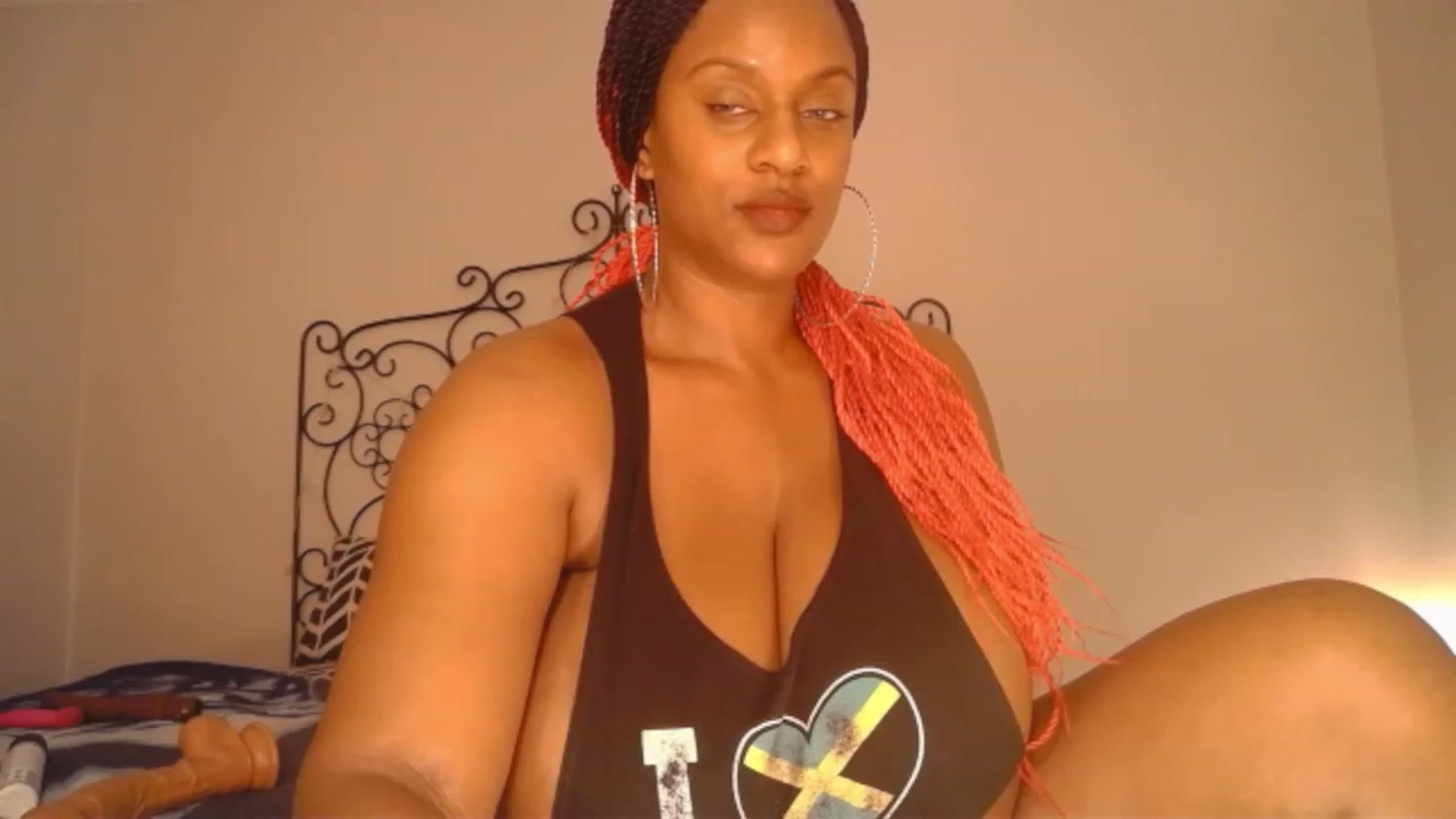 Gallery image thumbnail from TheIconicGirl's myfreecams stream on, 12/06/2022, 14:07 image 7 of 20