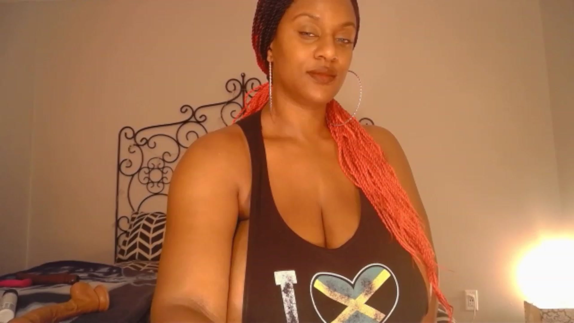 Gallery image thumbnail from TheIconicGirl's myfreecams stream on, 12/06/2022, 14:07 image 12 of 20