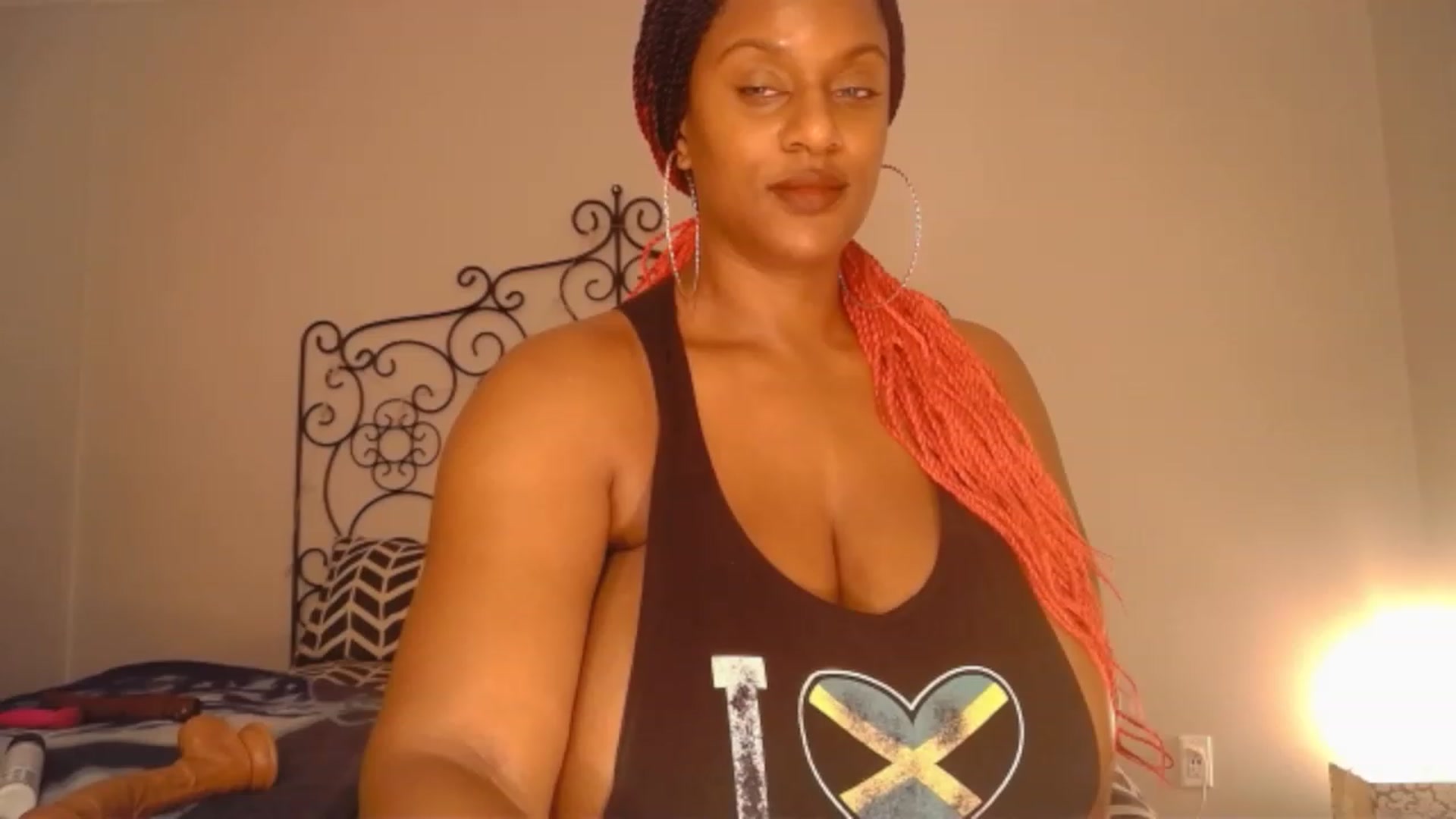 Gallery image thumbnail from TheIconicGirl's myfreecams stream on, 12/06/2022, 14:07 image 15 of 20