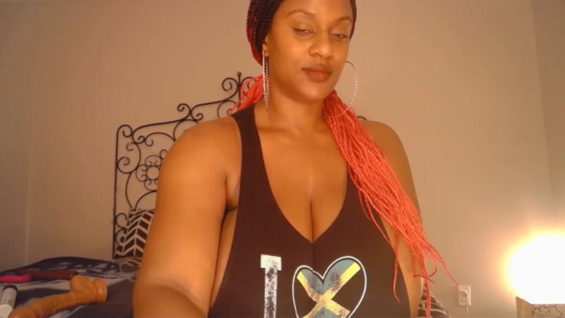 Gallery image thumbnail from TheIconicGirl's myfreecams stream on, 12/06/2022, 14:07 image 3 of 20