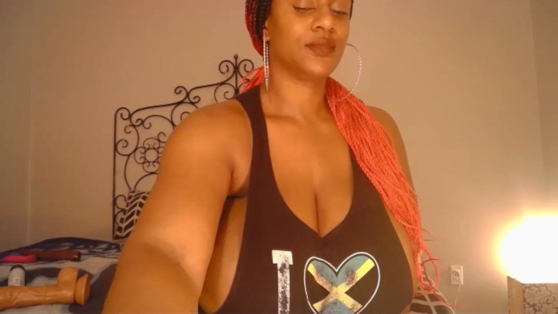 Gallery image thumbnail from TheIconicGirl's myfreecams stream on, 12/06/2022, 14:53 image 10 of 20