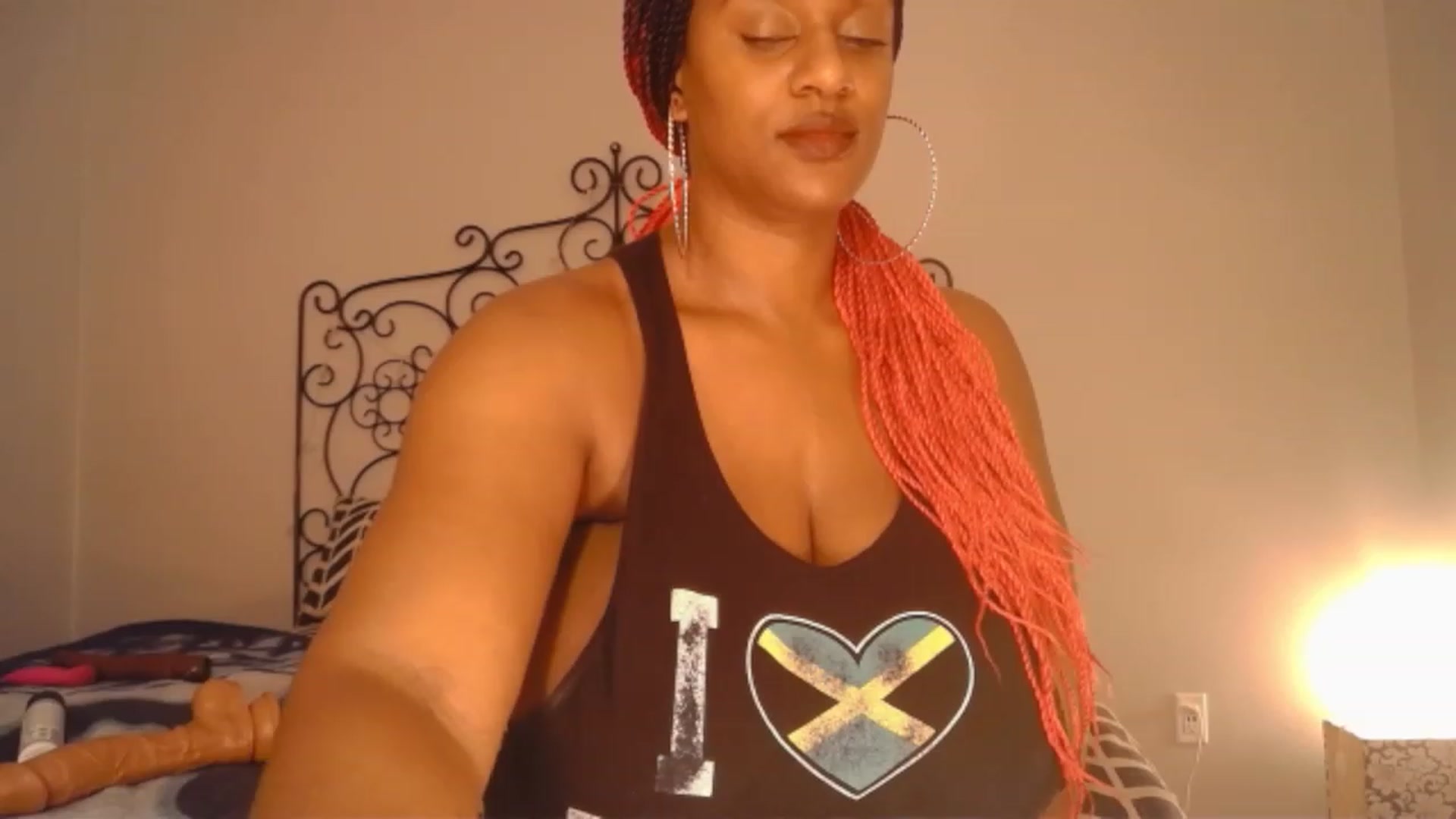 Gallery image thumbnail from TheIconicGirl's myfreecams stream on, 12/06/2022, 14:53 image 4 of 20